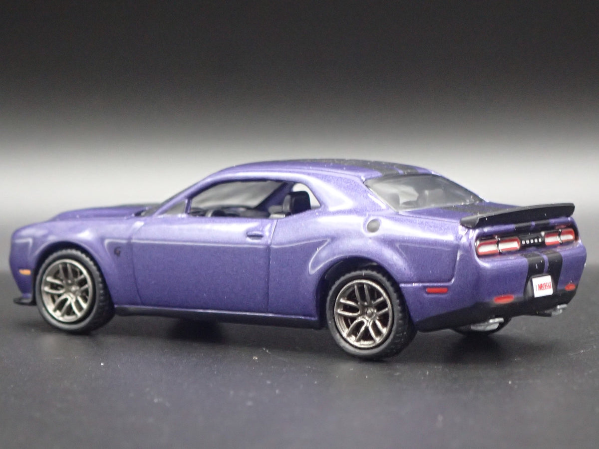 2019 19 DODGE CHALLENGER SRT HELLCAT REDEYE 1/64 SCALE DIORAMA DIECAST MODEL CAR-Burning Rubber Toy Company