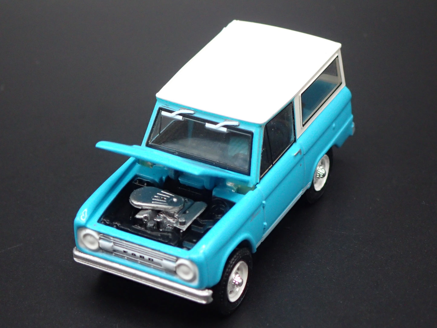 1966 66 FORD BRONCO SUV TEAL 1:64 SCALE COLLECTIBLE DIORAMA DIECAST MODEL CAR