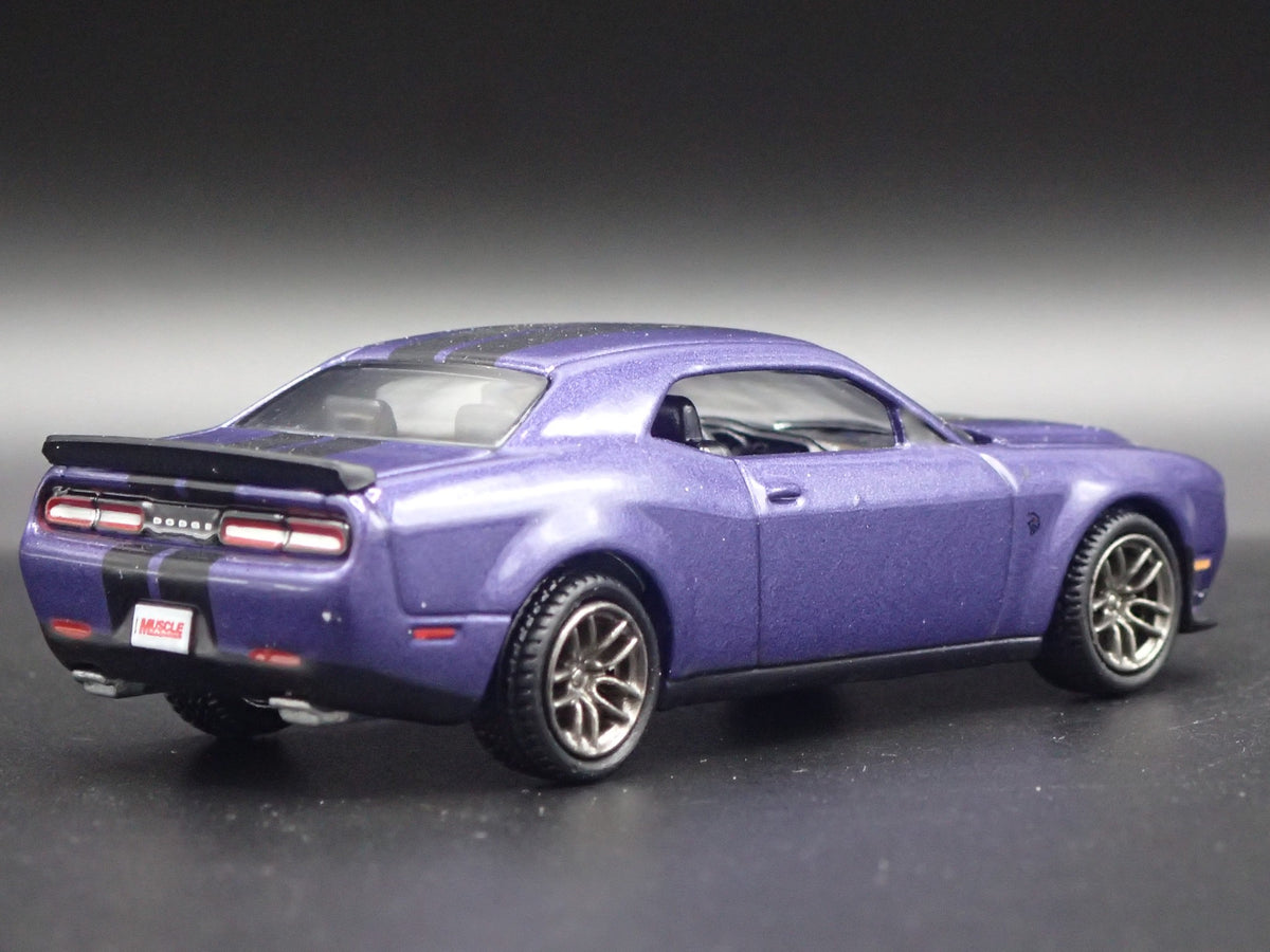 2019 19 DODGE CHALLENGER SRT HELLCAT REDEYE 1/64 SCALE DIORAMA DIECAST MODEL CAR-Burning Rubber Toy Company