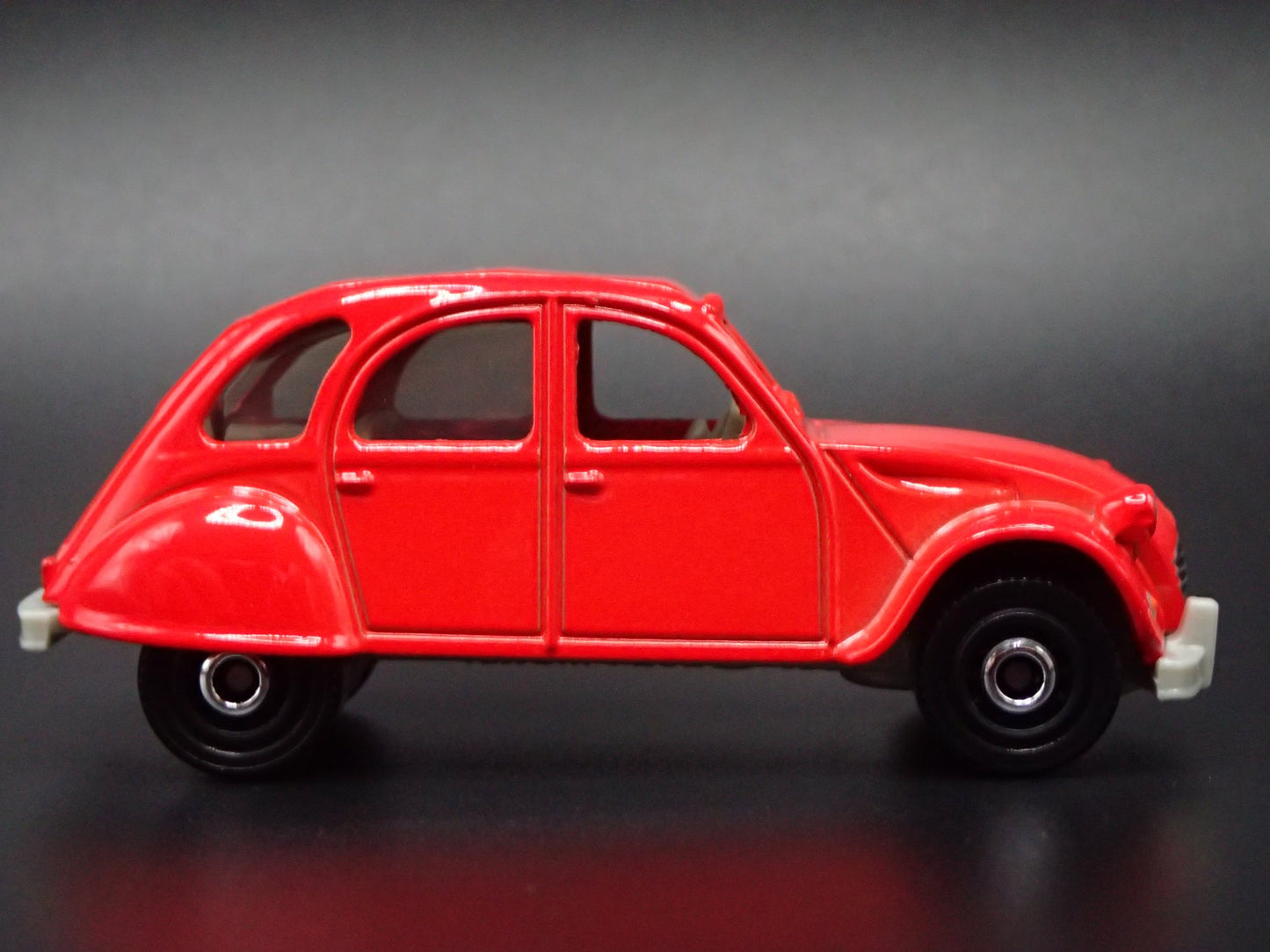 1948-1990 CITROEN 2CV RED 1:64 SCALE COLLECTIBLE DIORAMA DIECAST MODEL CAR