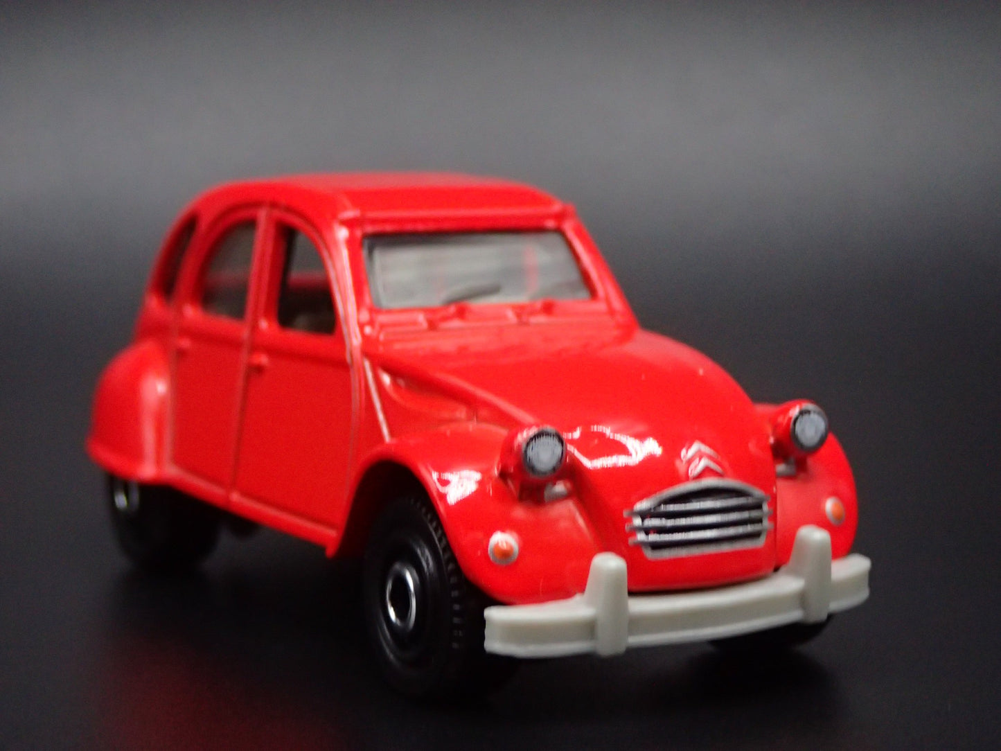 1948-1990 CITROEN 2CV RED 1:64 SCALE COLLECTIBLE DIORAMA DIECAST MODEL CAR