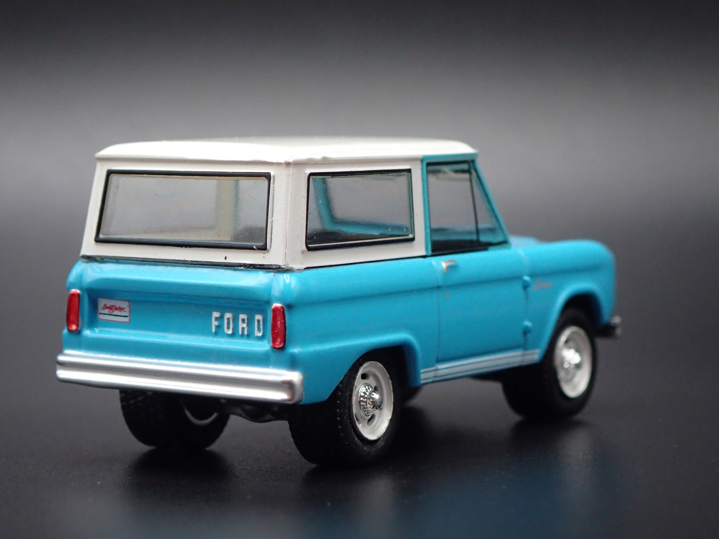 1966 66 FORD BRONCO SUV TEAL 1:64 SCALE COLLECTIBLE DIORAMA DIECAST MODEL CAR