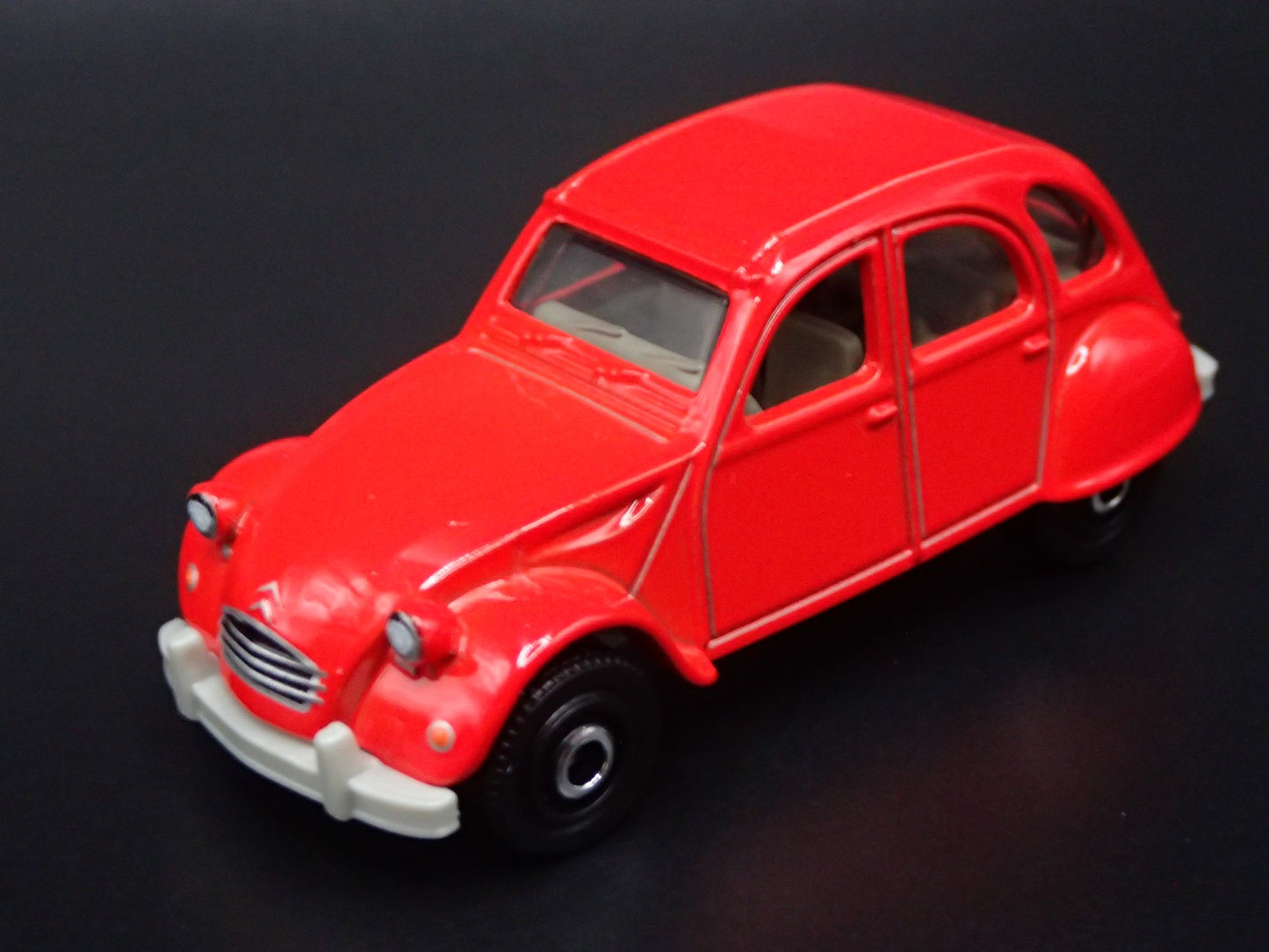 1948-1990 CITROEN 2CV RED 1:64 SCALE COLLECTIBLE DIORAMA DIECAST MODEL CAR