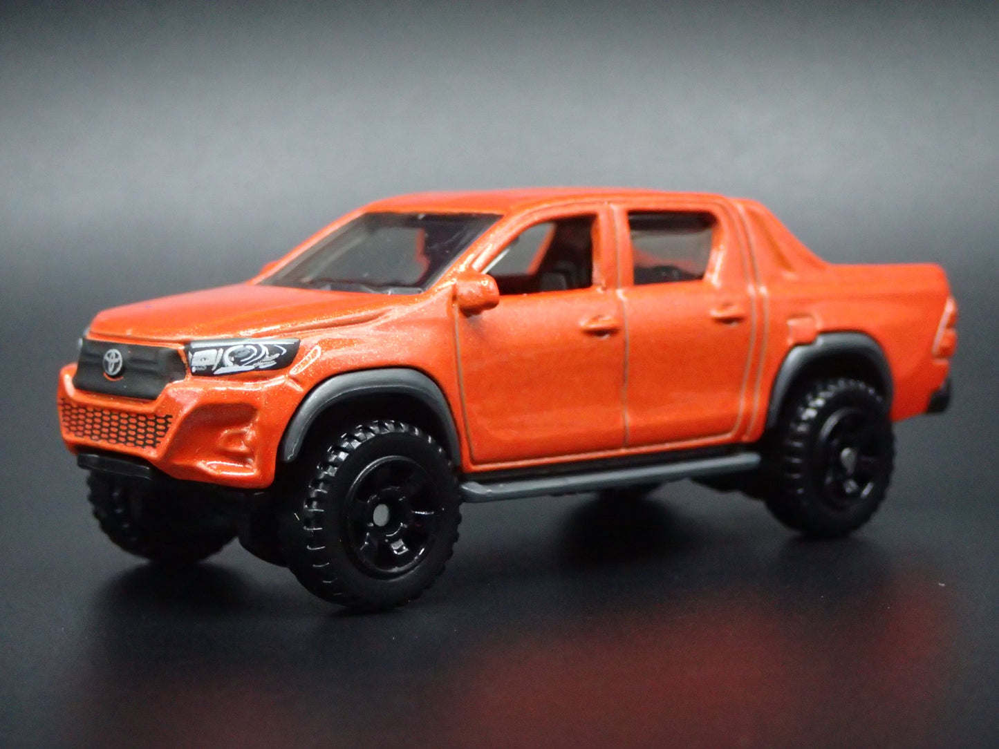 2015-2025 TOYOTA HILUX PICKUP TRUCK ORANGE 1/64 SCALE DIORAMA DIECAST MODEL CAR