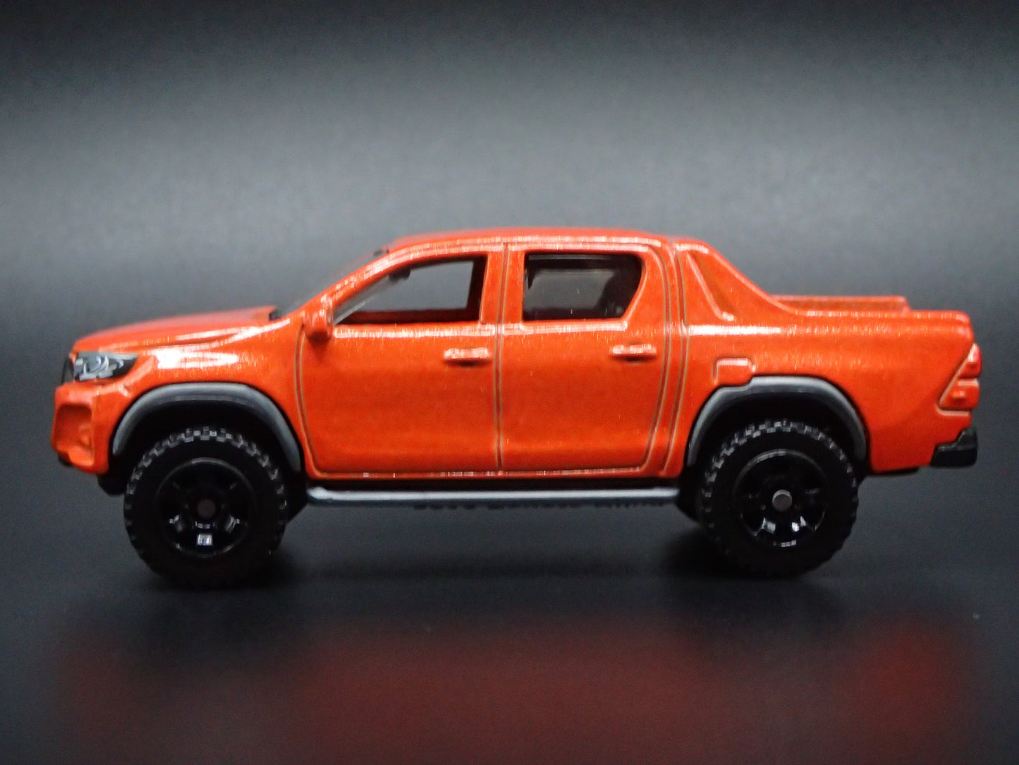 2015-2025 TOYOTA HILUX PICKUP TRUCK ORANGE 1/64 SCALE DIORAMA DIECAST MODEL CAR
