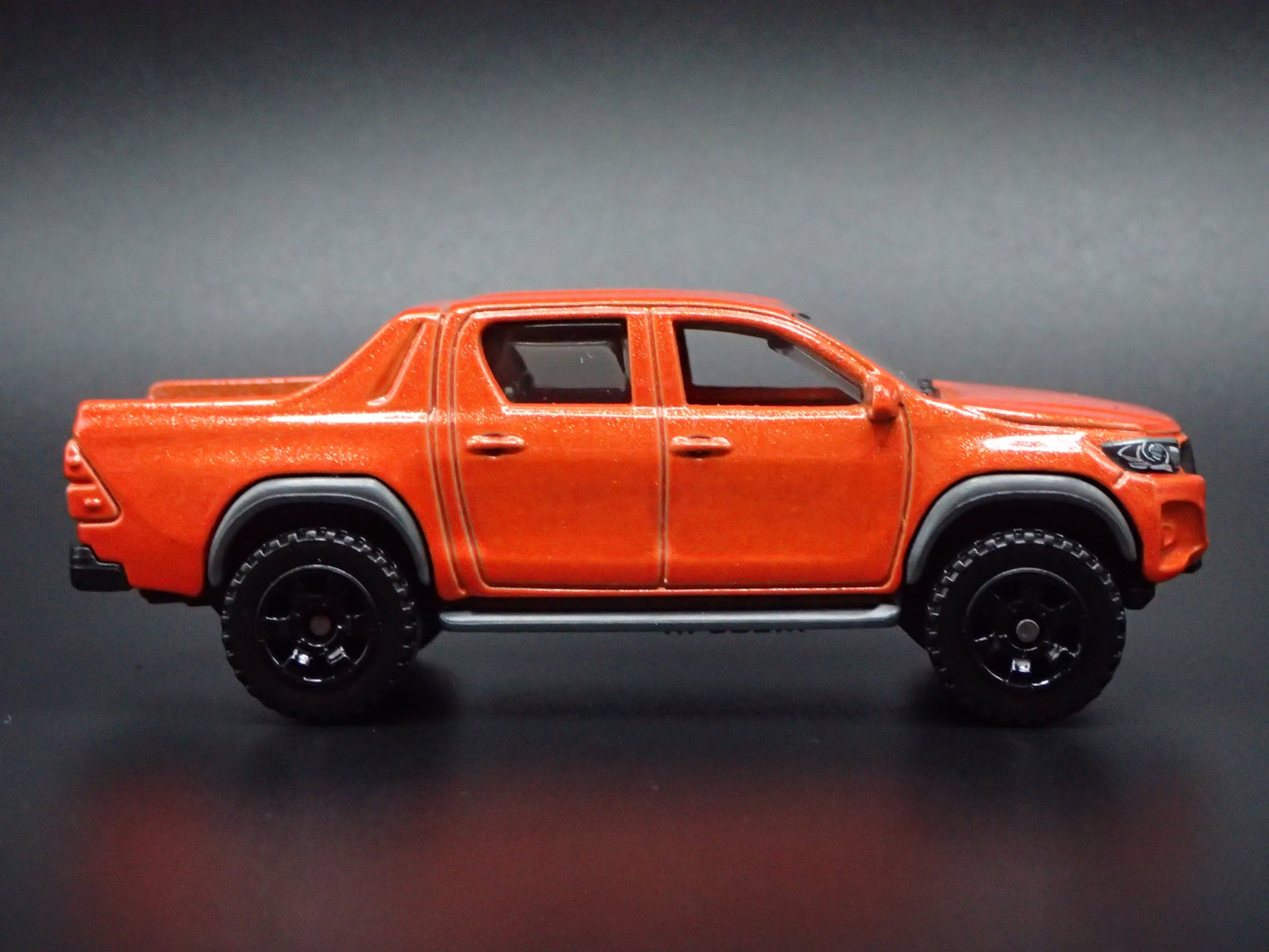 2015-2025 TOYOTA HILUX PICKUP TRUCK ORANGE 1/64 SCALE DIORAMA DIECAST MODEL CAR
