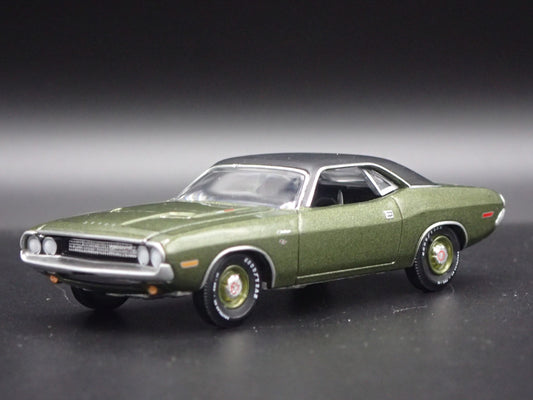 1970 70 DODGE CHALLENGER RT 1:64 SCALE COLLECTIBLE DIORAMA DIECAST MODEL CAR