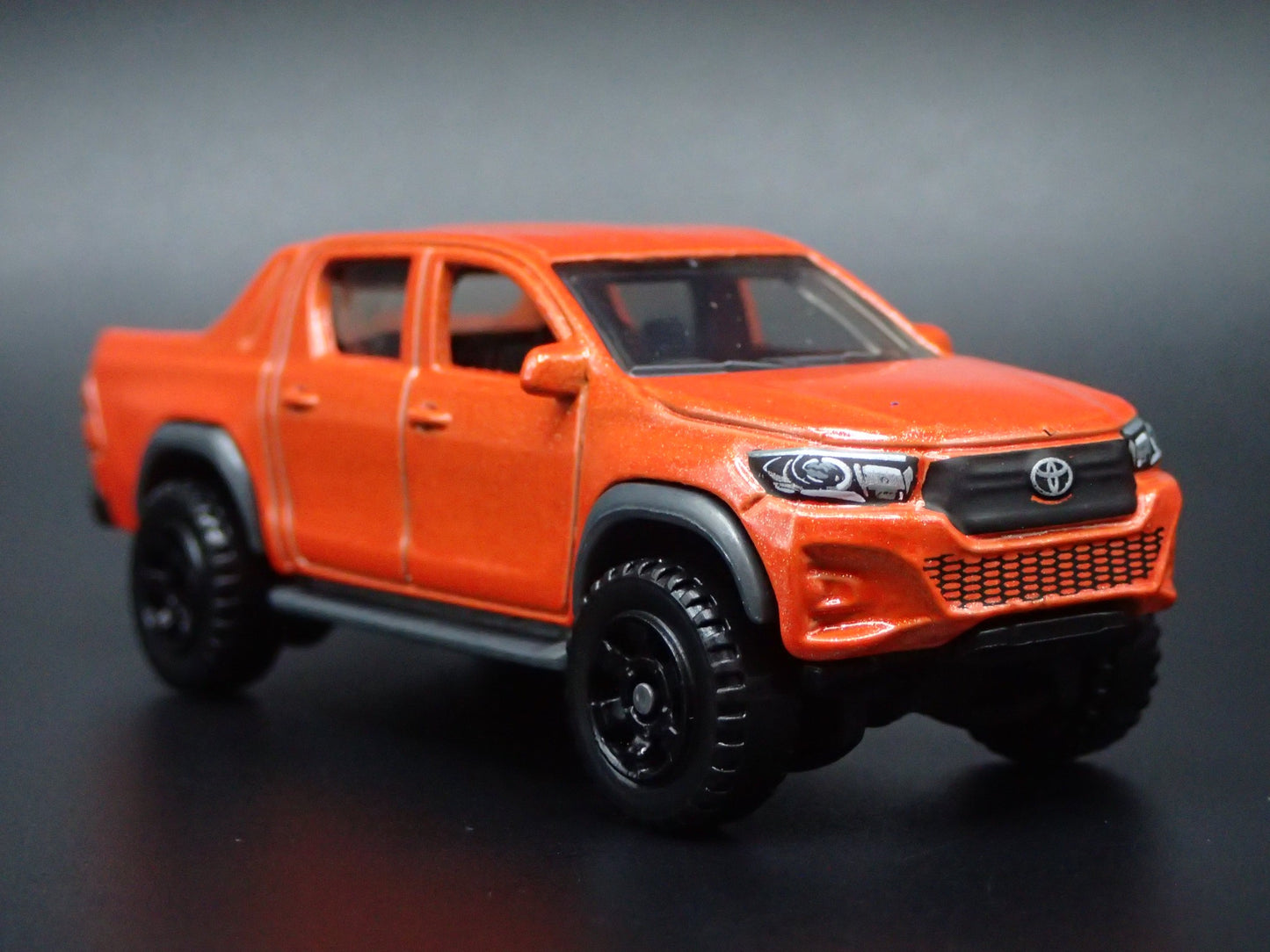 2015-2025 TOYOTA HILUX PICKUP TRUCK ORANGE 1/64 SCALE DIORAMA DIECAST MODEL CAR