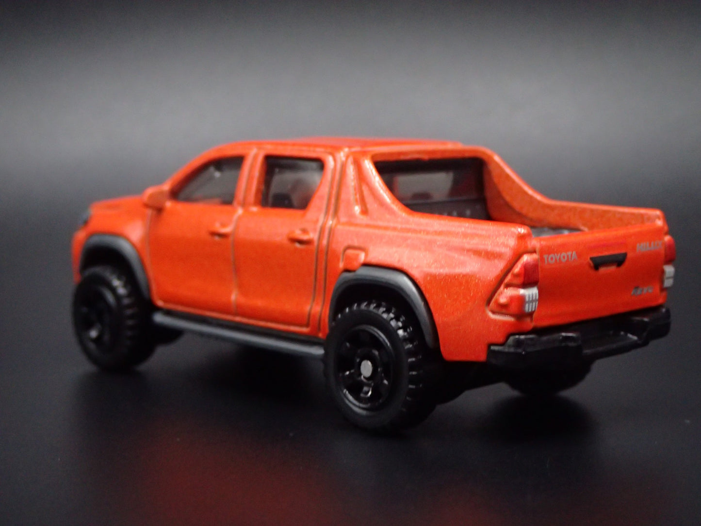 2015-2025 TOYOTA HILUX PICKUP TRUCK ORANGE 1/64 SCALE DIORAMA DIECAST MODEL CAR