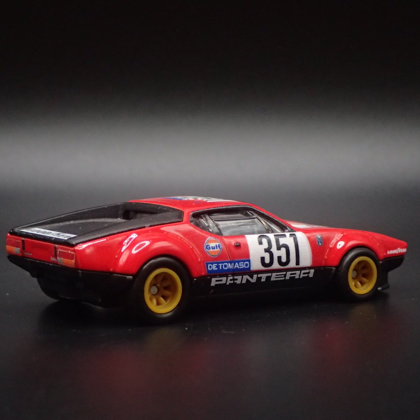 1972 DE TOMASO PANTERA GRUPPO 4 1:64 SCALE COLLECTIBLE DIORAMA DIECAST MODEL CAR