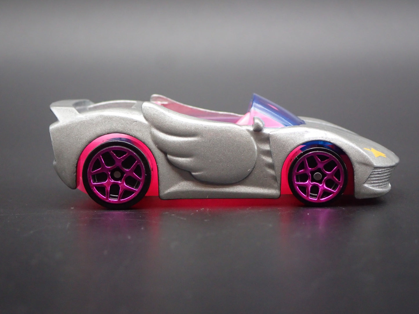 BARBIE EXTRA CONVERTIBLE SPORTS CAR 1:64 HW SCALE DIORAMA DIECAST MODEL CAR