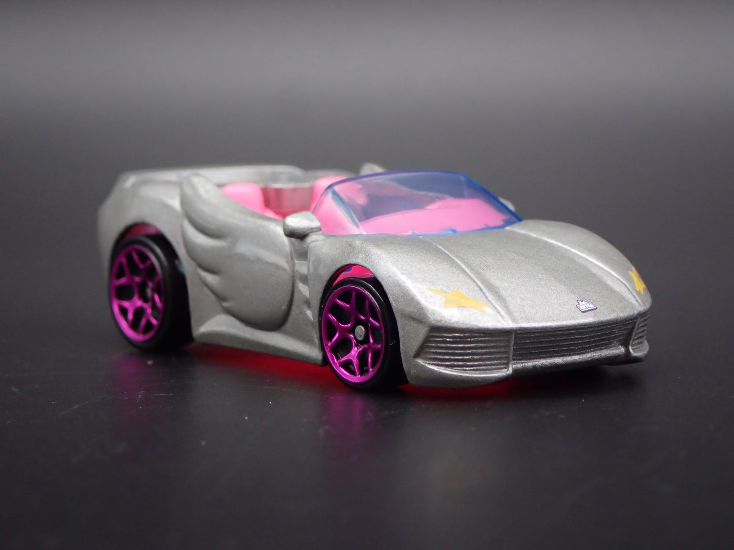 BARBIE EXTRA CONVERTIBLE SPORTS CAR 1:64 HW SCALE DIORAMA DIECAST MODEL CAR