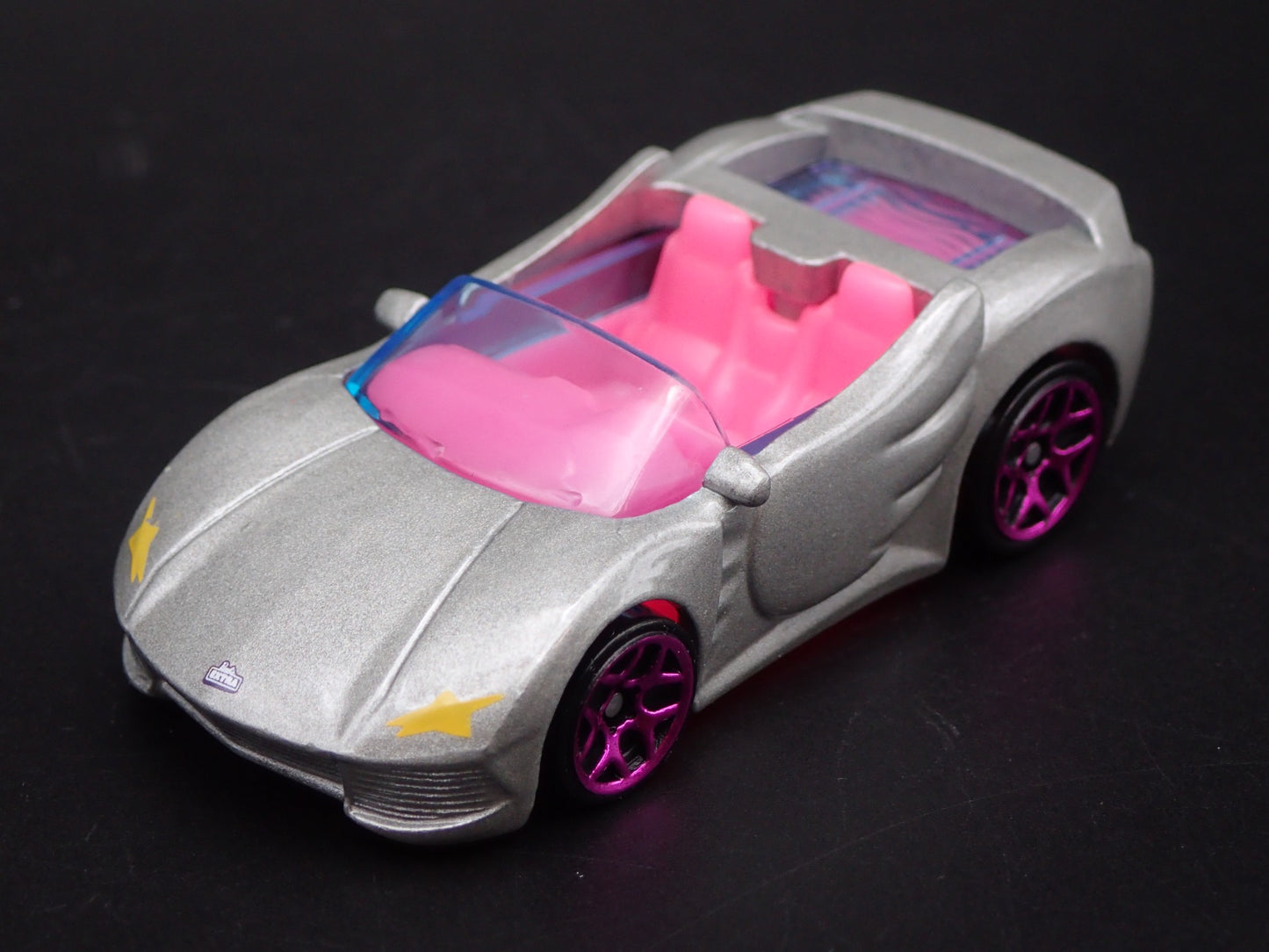 BARBIE EXTRA CONVERTIBLE SPORTS CAR 1:64 HW SCALE DIORAMA DIECAST MODEL CAR