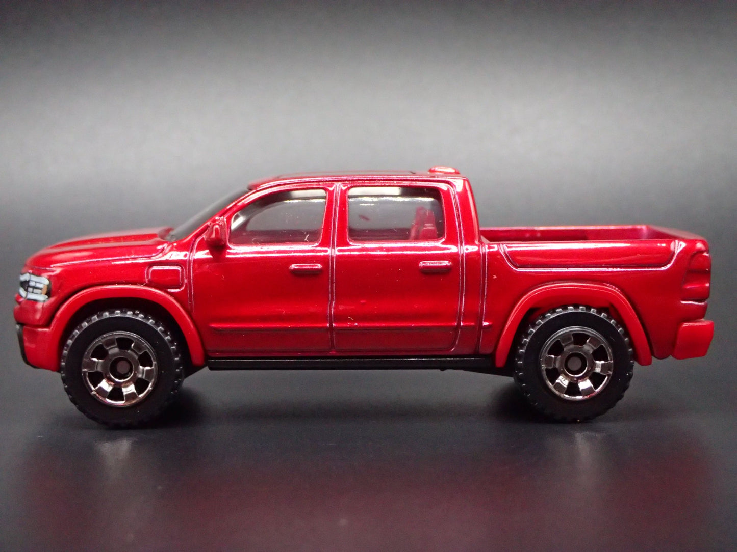 RAM 1500 EV PICKUP PICKUP TRUCK CONCEPT 1/64 SCALE COLLECTIBLE DIECAST MODEL CAR