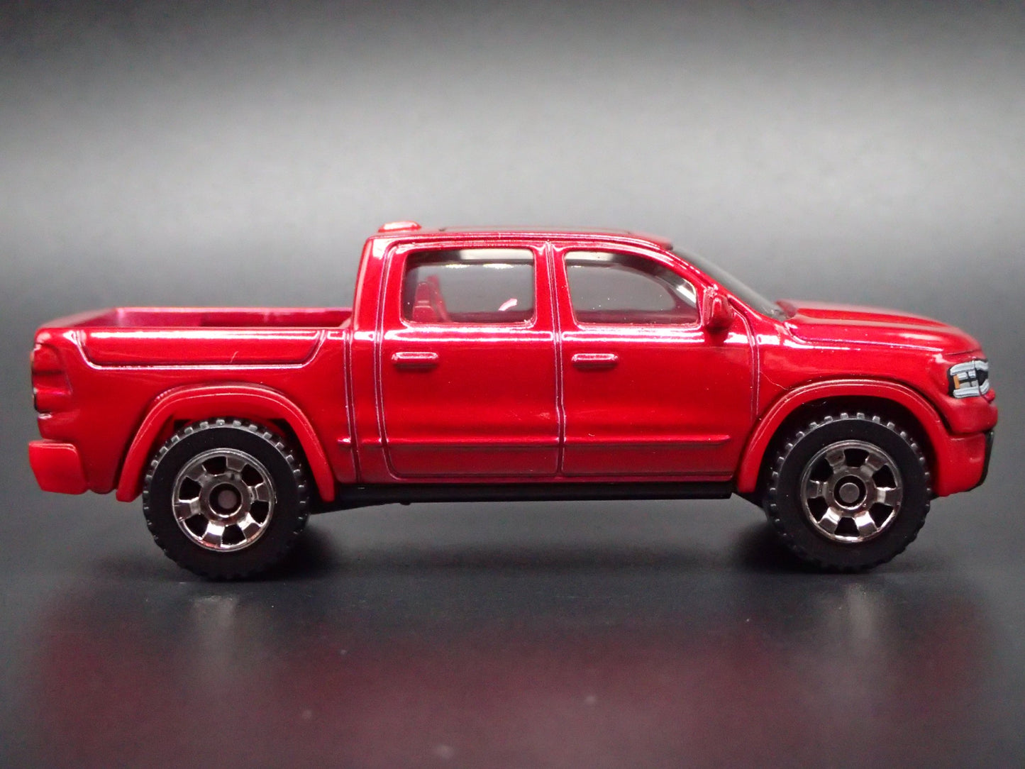 RAM 1500 EV PICKUP PICKUP TRUCK CONCEPT 1/64 SCALE COLLECTIBLE DIECAST MODEL CAR