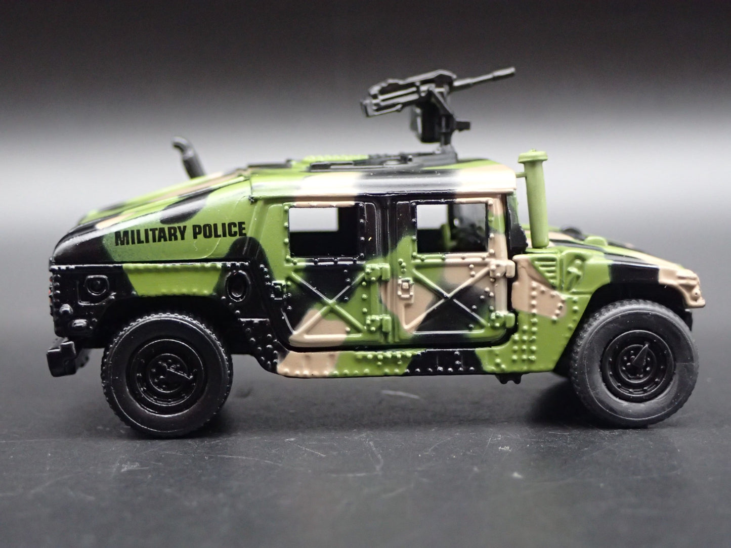 H1 M1025 HMMWV ARMAMENT CARRIER HUMVEE MILITARY U.N 1:64 SCALE DIECAST MODEL CAR