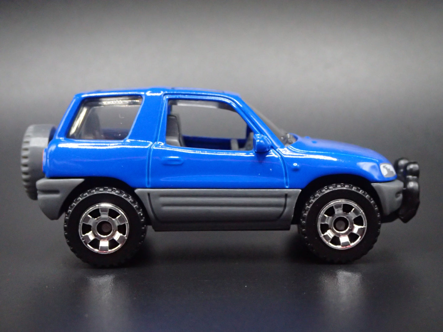 1996-2000 TOYOTA RAV4 RAV 4 OFF ROAD BLUE 1/64 SCALE DIORAMA DIECAST MODEL TRUCK