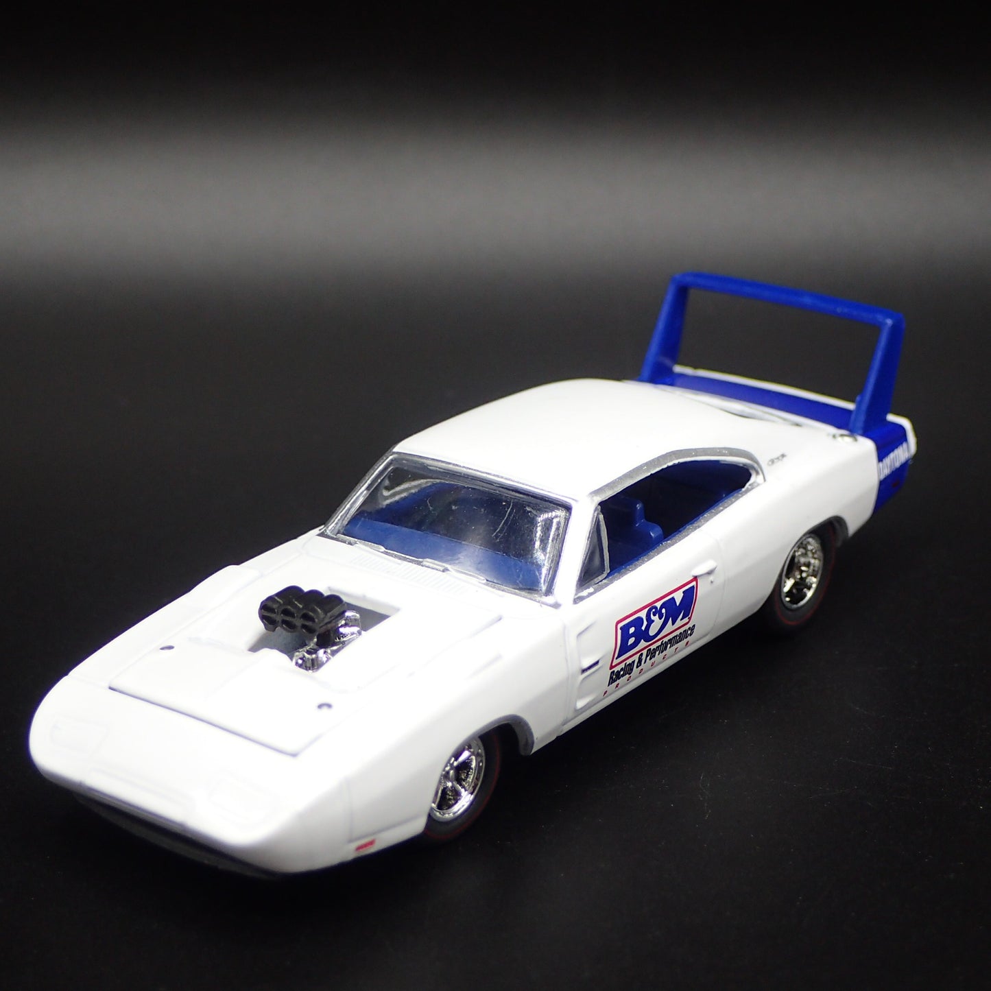 1969 69 DODGE CHARGER DAYTONA HEMI B&M RACE 1:64 SCALE DIORAMA DIECAST MODEL CAR
