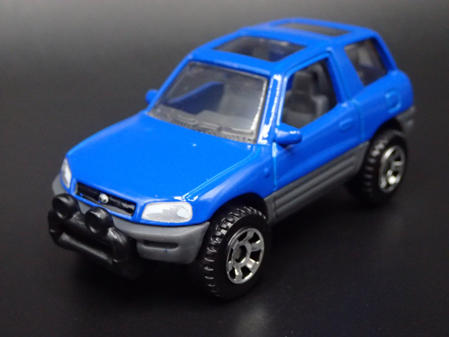 1996-2000 TOYOTA RAV4 RAV 4 OFF ROAD BLUE 1/64 SCALE DIORAMA DIECAST MODEL TRUCK