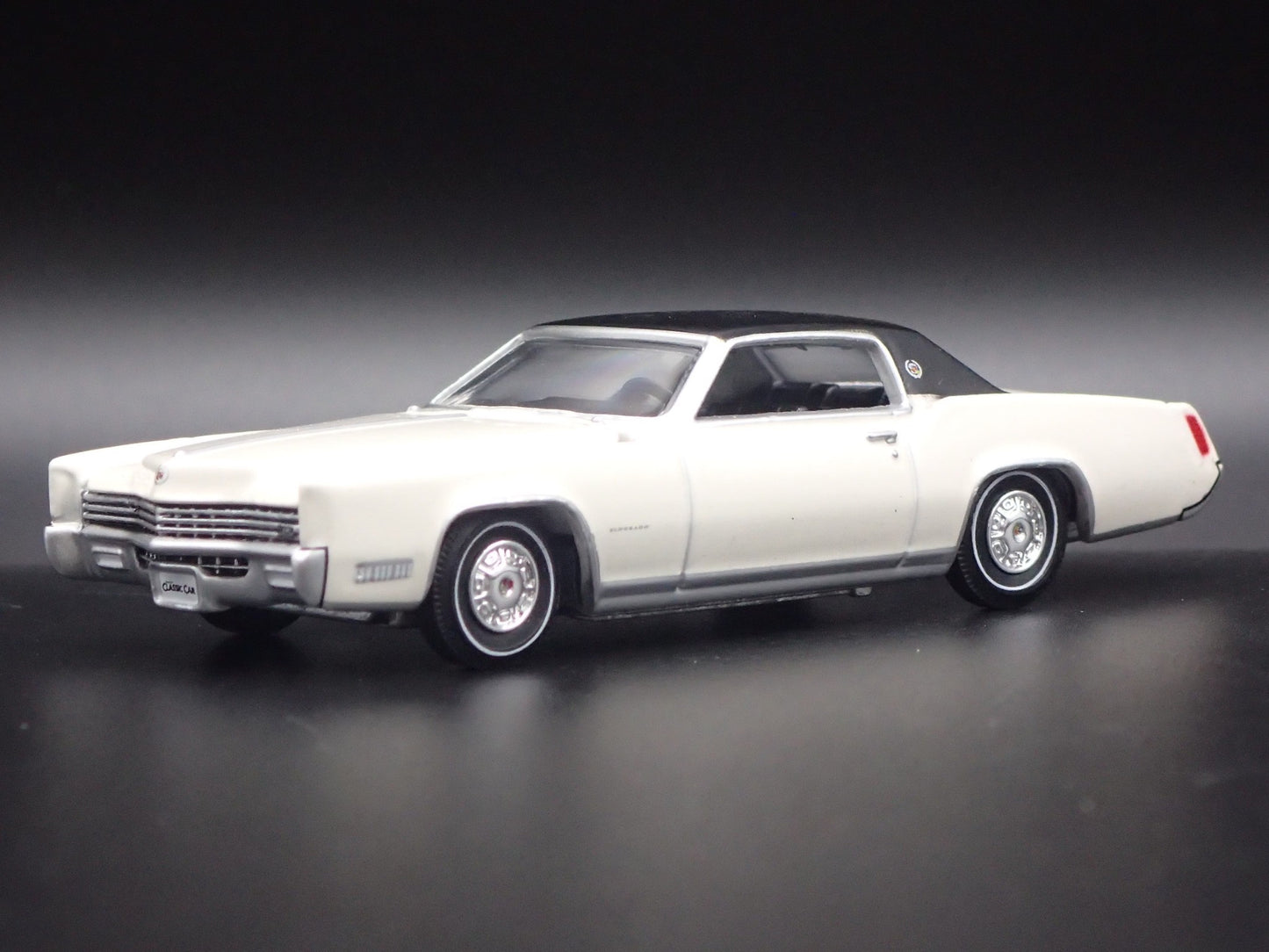 1967 67 CADDY CADILLAC ELDORADO 1:64 SCALE COLLECTIBLE DIORAMA DIECAST MODEL CAR