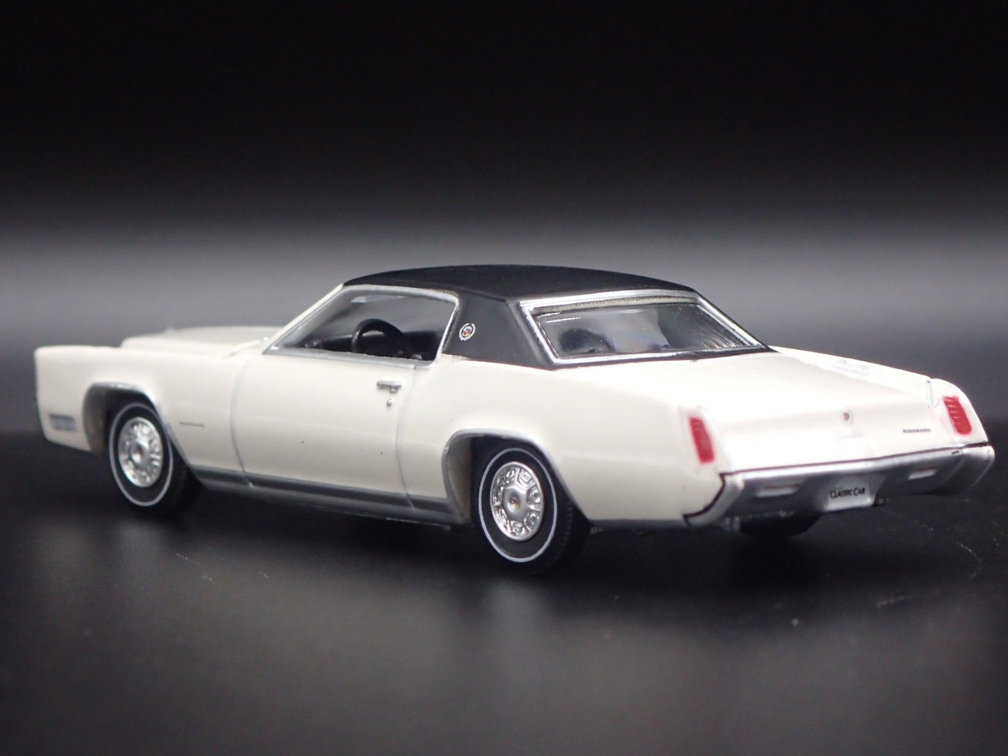 1967 67 CADDY CADILLAC ELDORADO 1:64 SCALE COLLECTIBLE DIORAMA DIECAST MODEL CAR