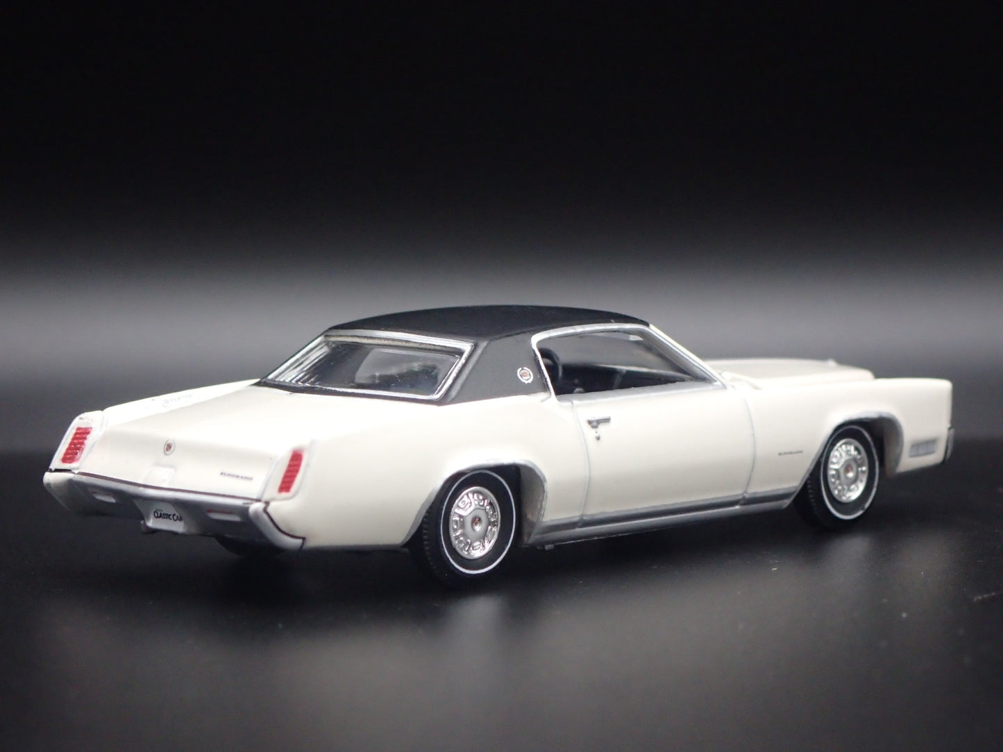 1967 67 CADDY CADILLAC ELDORADO 1:64 SCALE COLLECTIBLE DIORAMA DIECAST MODEL CAR