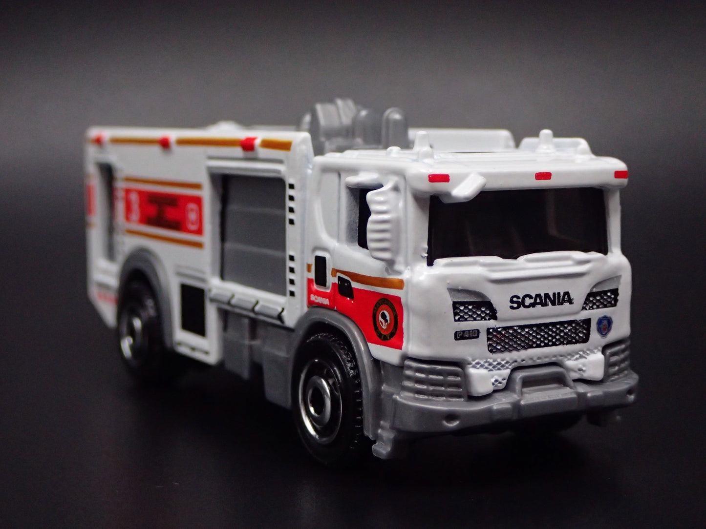 2016-2025 SCANIA XT FIRE TRUCK METROPOLITAN CITY 1:64 MB SCALE DIECAST MODEL CAR