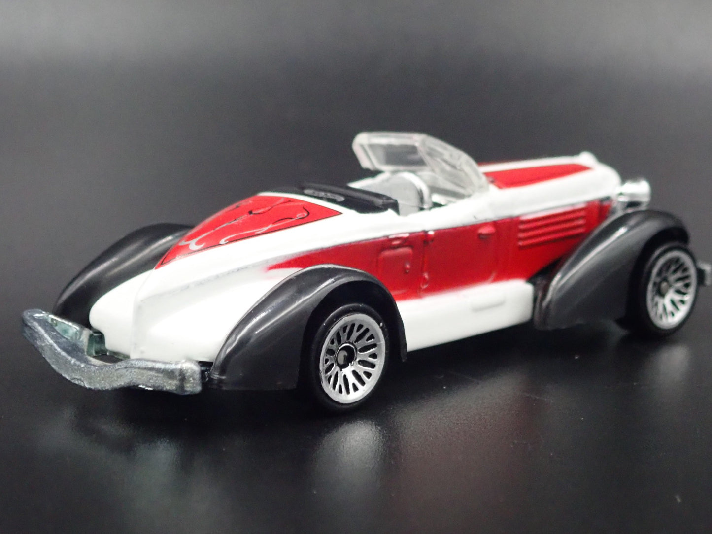 1936 36 AUBURN 852 BOAT TAIL 1:64 SCALE COLLECTIBLE DIORAMA DIECAST MODEL CAR