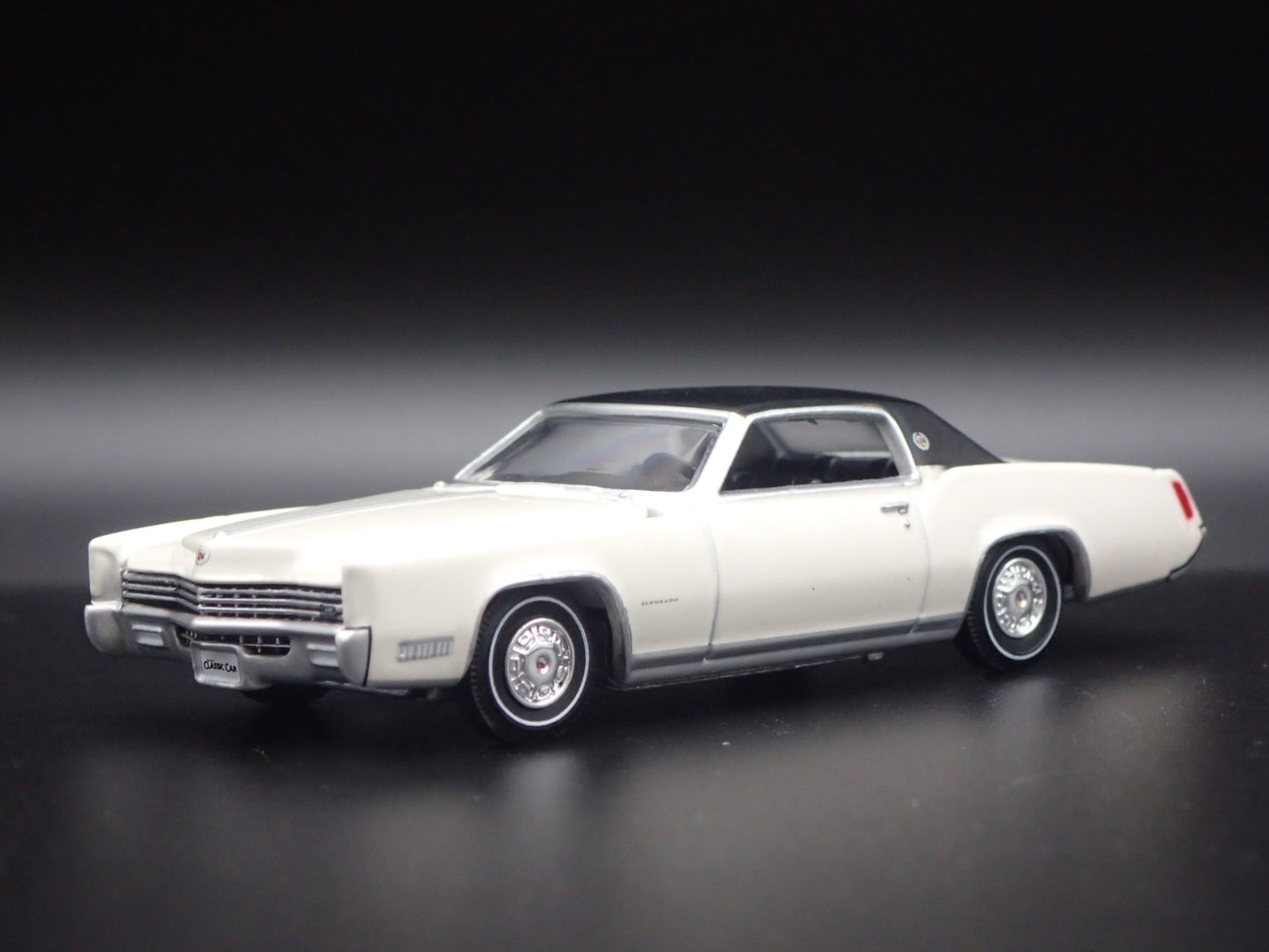 1967 67 CADDY CADILLAC ELDORADO 1:64 SCALE COLLECTIBLE DIORAMA DIECAST MODEL CAR