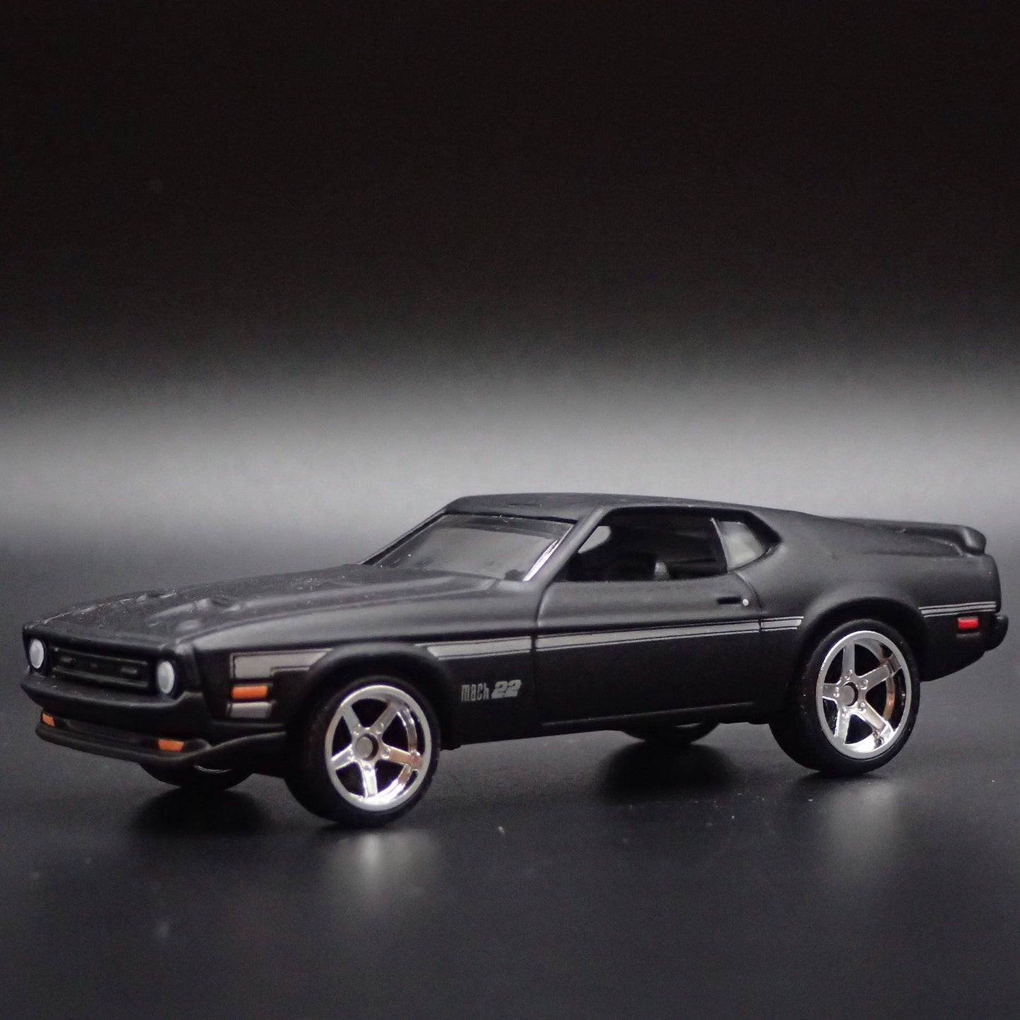 1971 71 FORD MUSTANG MACH 1 FASTBACK 1:64 SCALE COLLECTIBLE DIECAST MODEL CAR