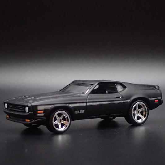 1971 71 FORD MUSTANG MACH 1 FASTBACK 1:64 SCALE COLLECTIBLE DIECAST MODEL CAR