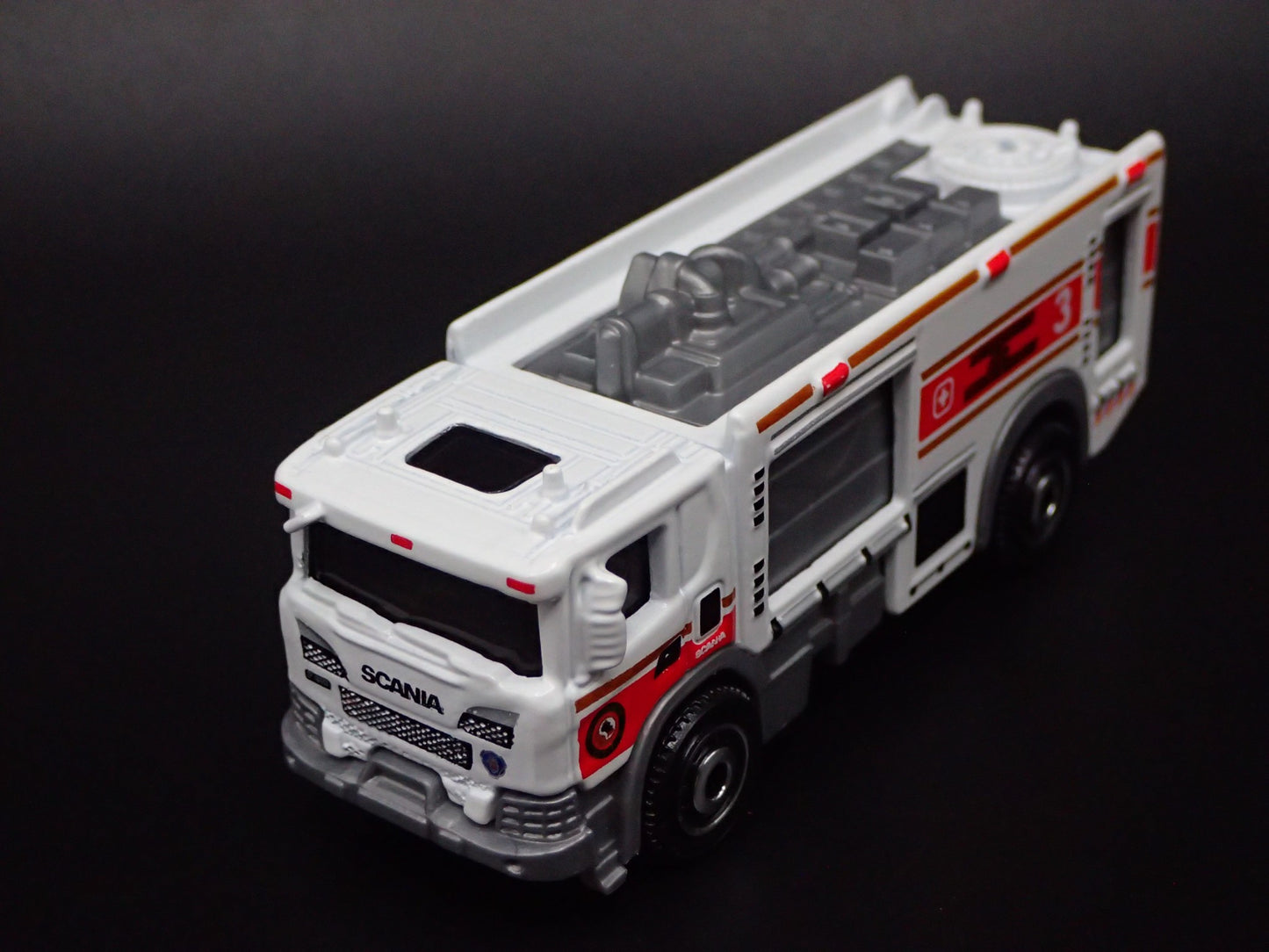 2016-2025 SCANIA XT FIRE TRUCK METROPOLITAN CITY 1:64 MB SCALE DIECAST MODEL CAR