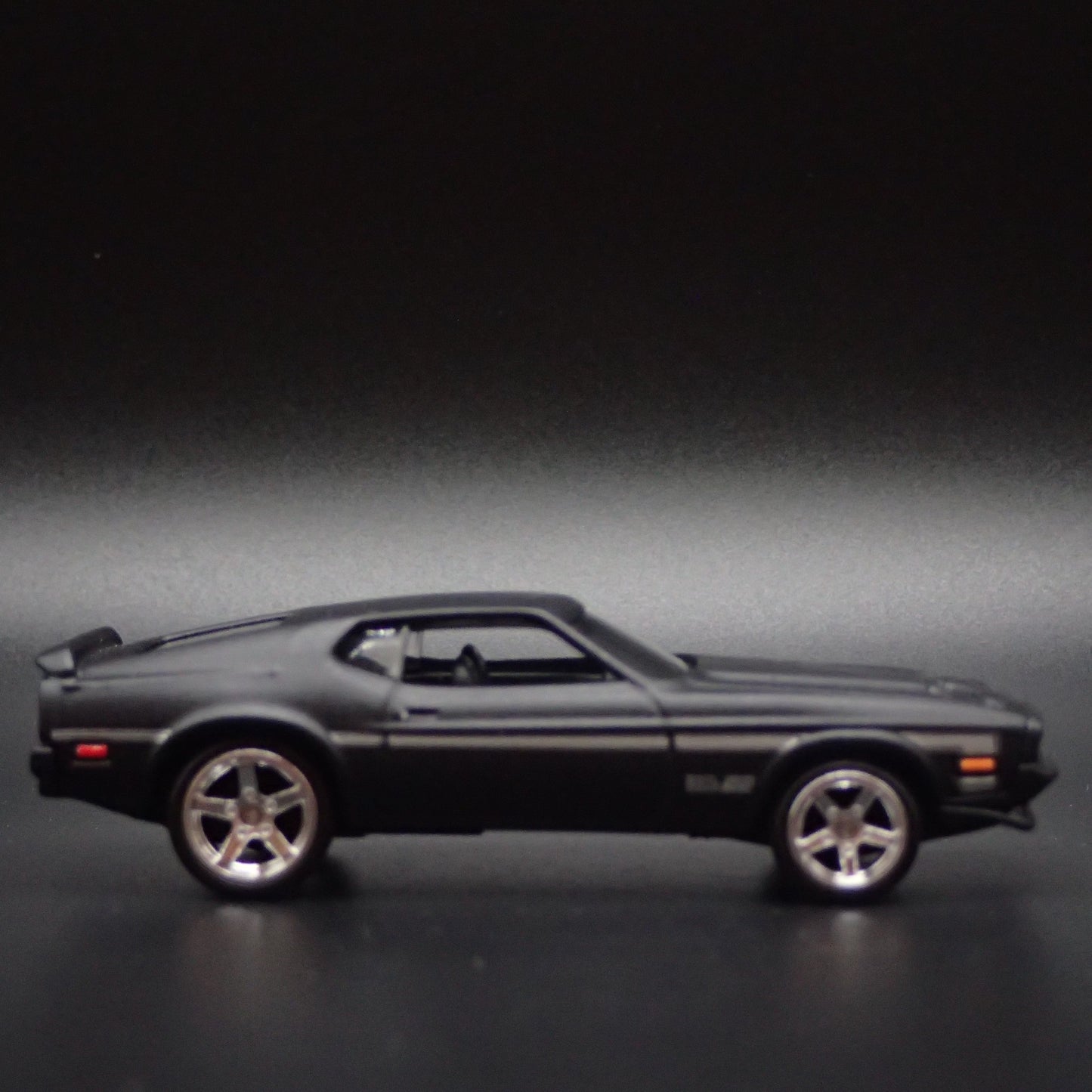 1971 71 FORD MUSTANG MACH 1 FASTBACK 1:64 SCALE COLLECTIBLE DIECAST MODEL CAR