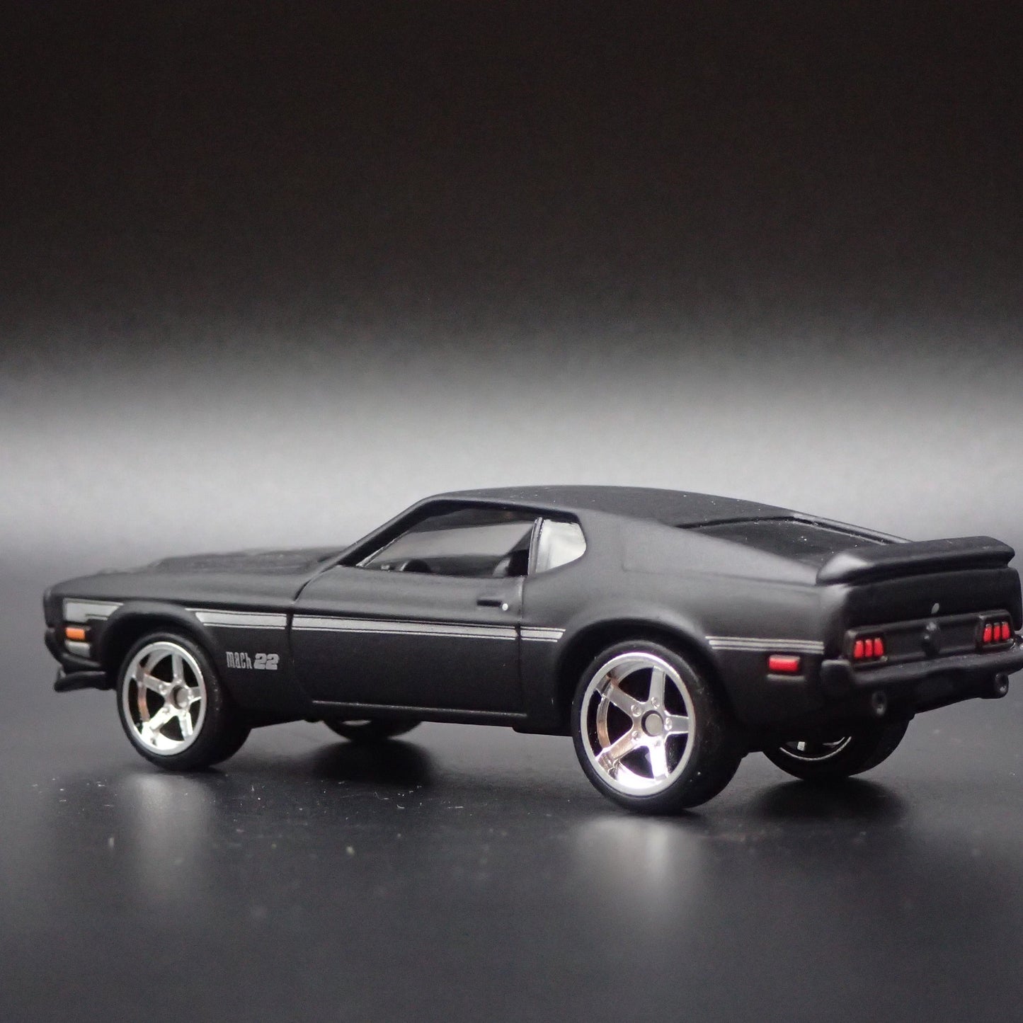 1971 71 FORD MUSTANG MACH 1 FASTBACK 1:64 SCALE COLLECTIBLE DIECAST MODEL CAR