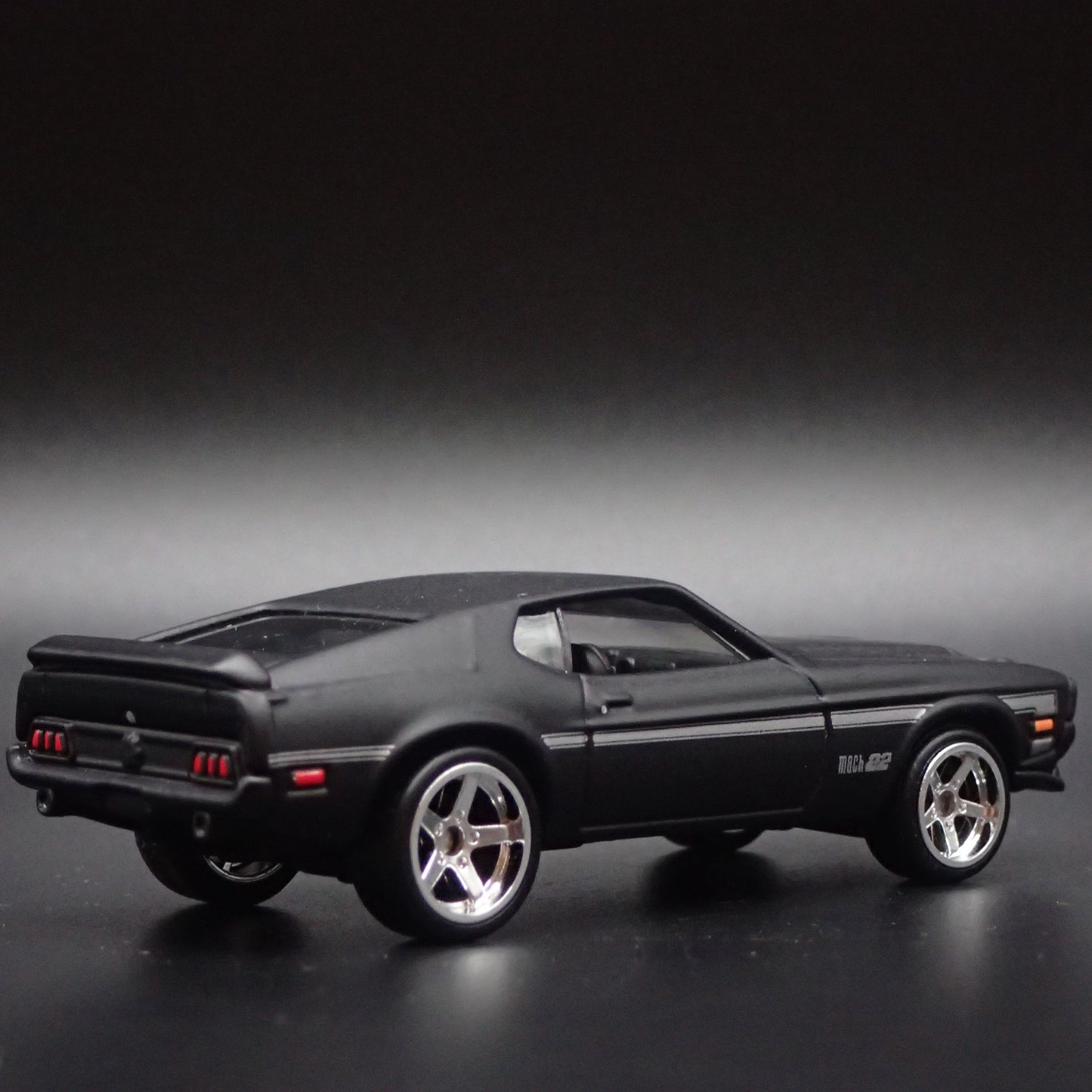 1971 71 FORD MUSTANG MACH 1 FASTBACK 1:64 SCALE COLLECTIBLE DIECAST MODEL CAR