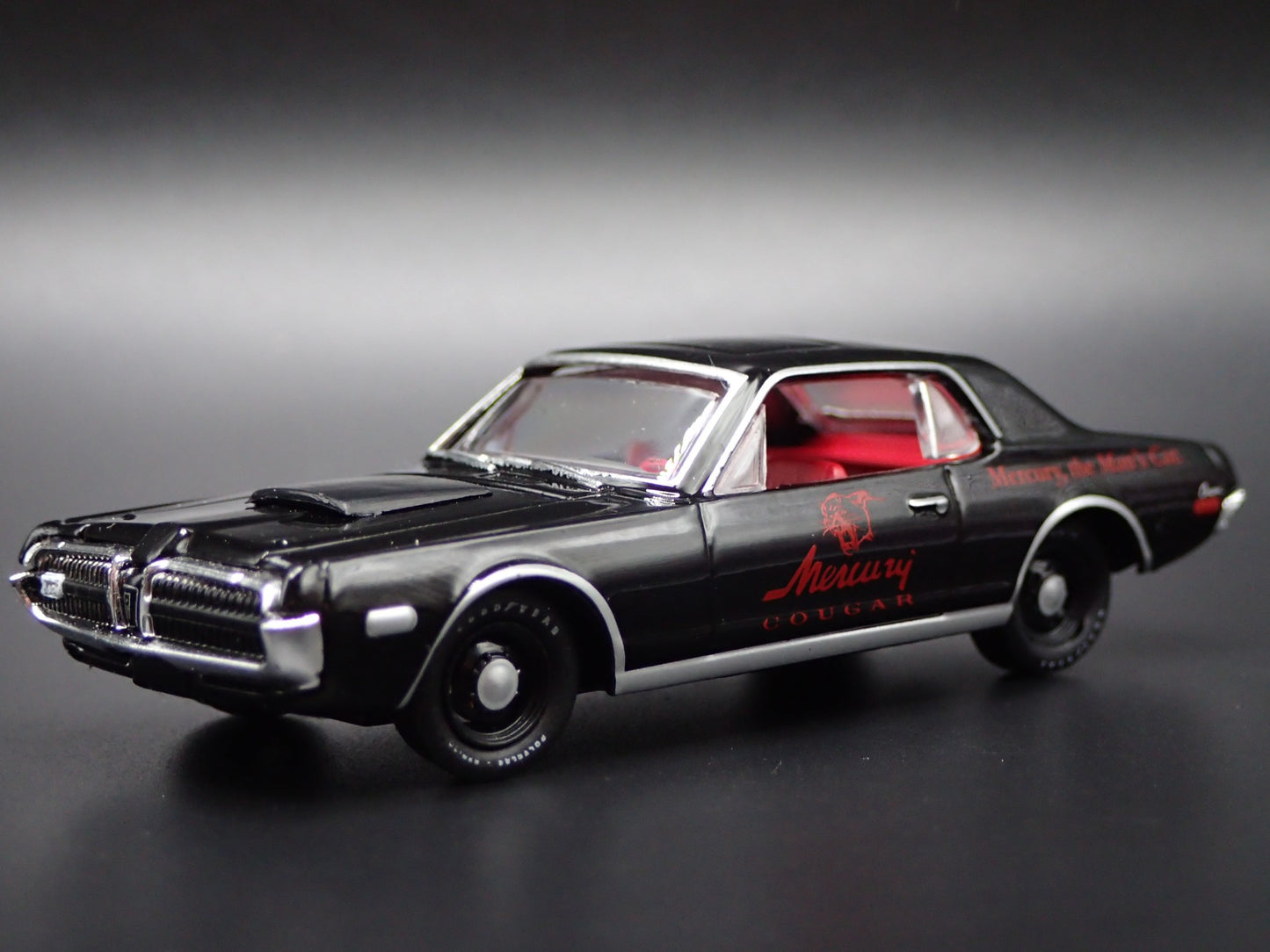 1968 68 MERC MERCURY COUGAR R-CODE BLACK 1:64 SCALE DIORAMA DIECAST MODEL CAR
