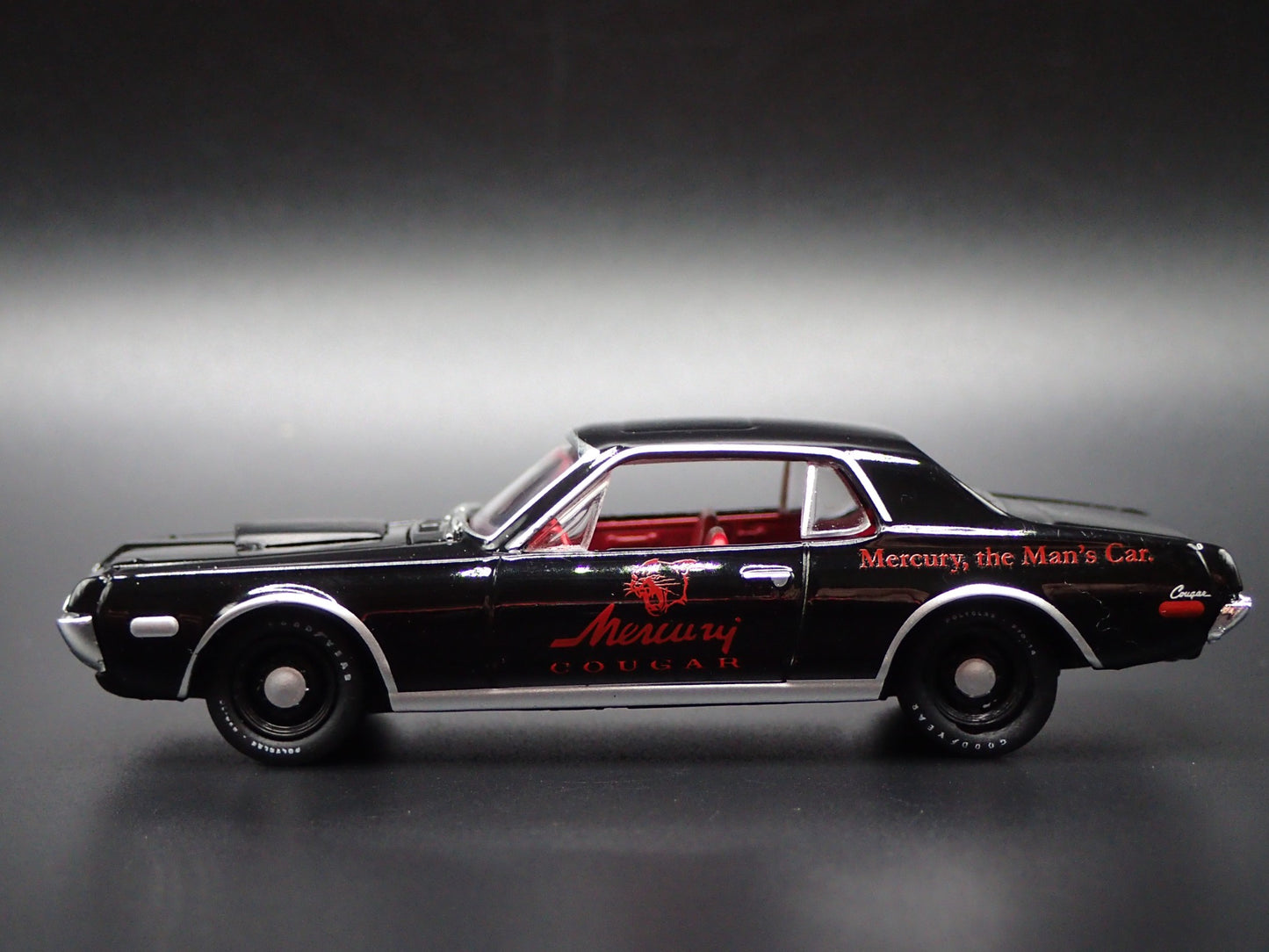 1968 68 MERC MERCURY COUGAR R-CODE BLACK 1:64 SCALE DIORAMA DIECAST MODEL CAR