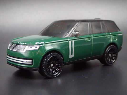 2022-2025 RANGE ROVER PHEV GRN 1/64 SCALE COLLECTIBLE DIORAMA DIECAST MODEL CAR