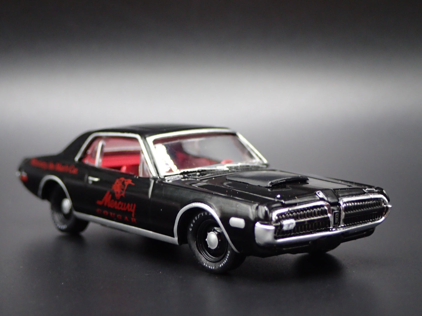 1968 68 MERC MERCURY COUGAR R-CODE BLACK 1:64 SCALE DIORAMA DIECAST MODEL CAR