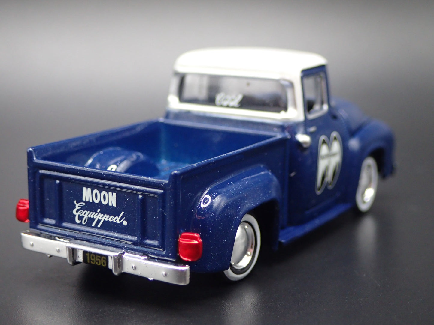 1956 56 FORD F100 PICKUP TRUCK MOONEYES 1:64 SCALE DIORAMA DIECAST MODEL CAR