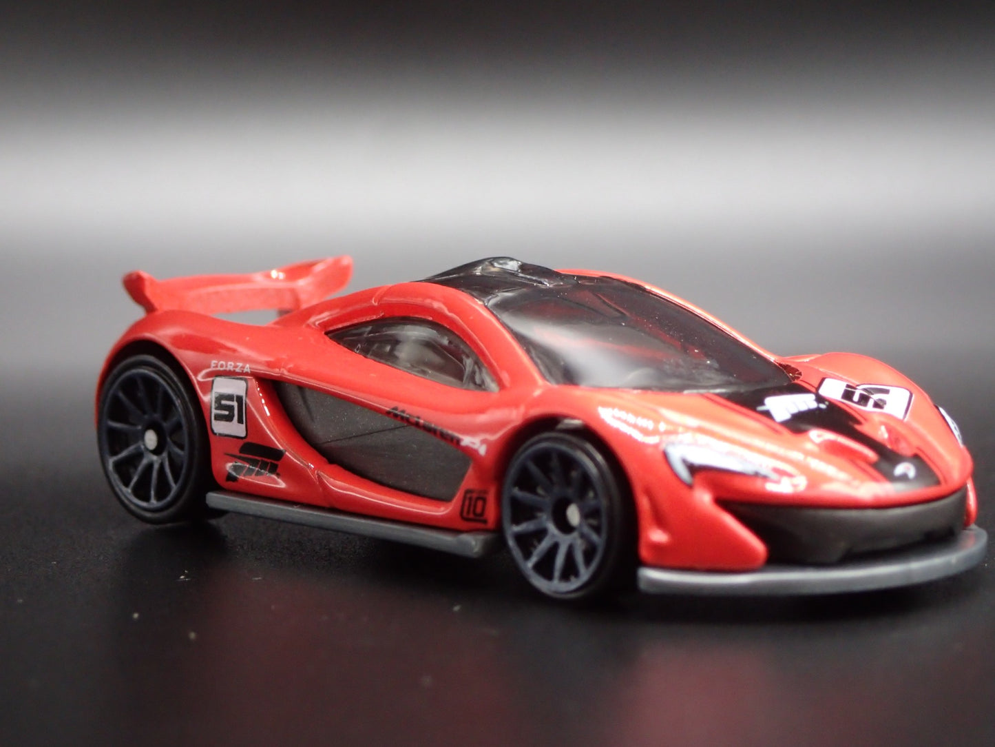 2013-2015 MCLAREN P1 SUPER CAR FORZA ORANGE 1:64 SCALE DIORAMA DIECAST MODEL CAR