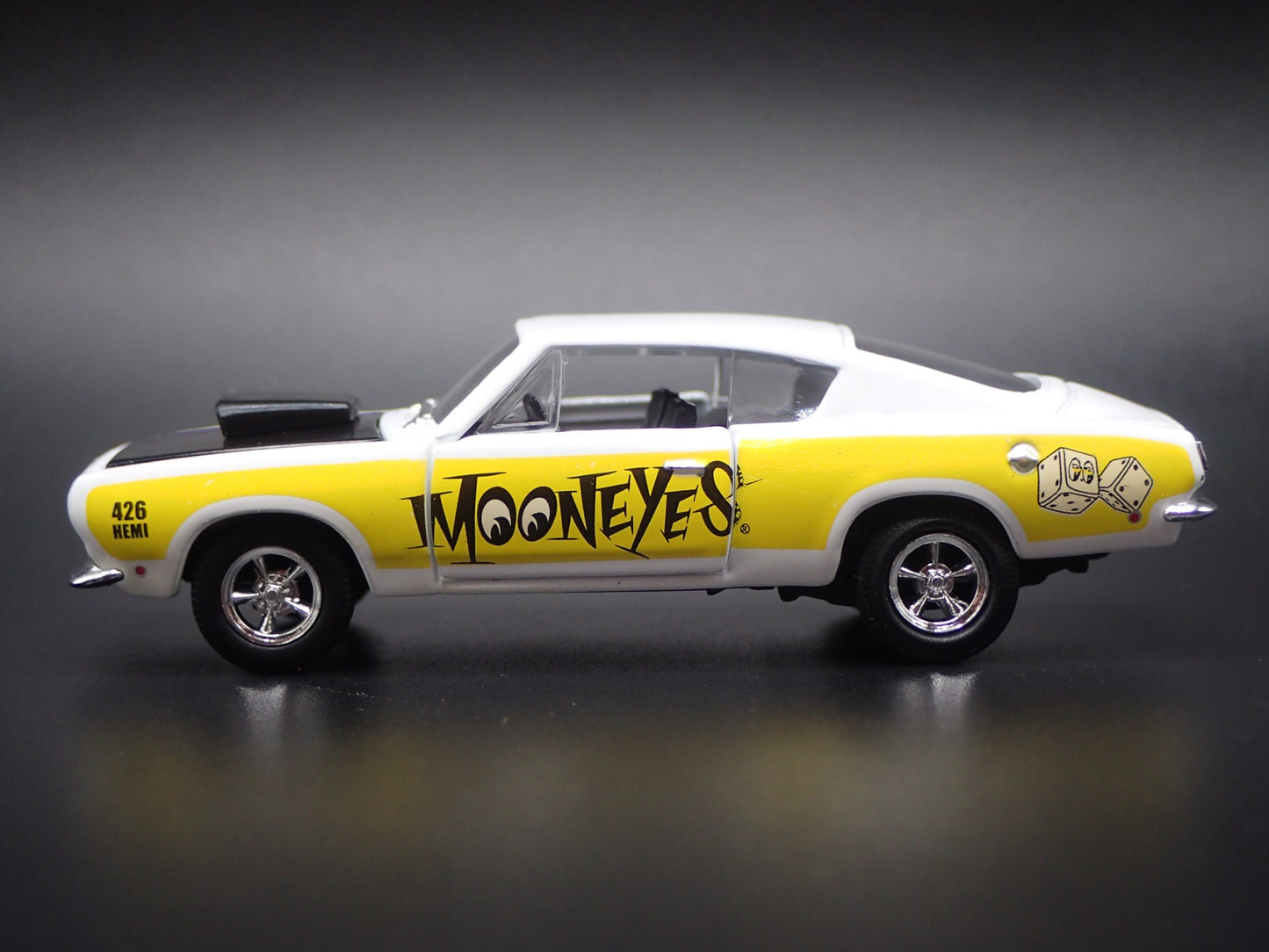 1968 68 PLYMOUTH BARRACUDA HEMI SUPERSTOCK FASTBACK 1:64 SCALE DIECAST MODEL CAR