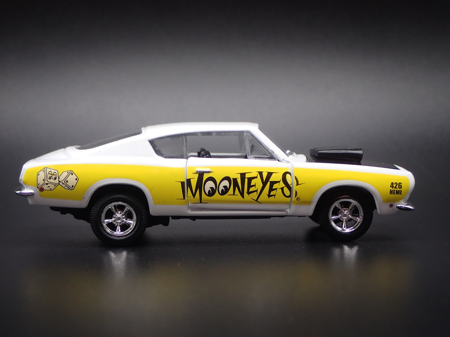 1968 68 PLYMOUTH BARRACUDA HEMI SUPERSTOCK FASTBACK 1:64 SCALE DIECAST MODEL CAR