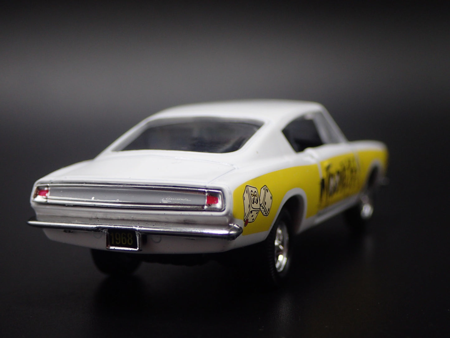 1968 68 PLYMOUTH BARRACUDA HEMI SUPERSTOCK FASTBACK 1:64 SCALE DIECAST MODEL CAR