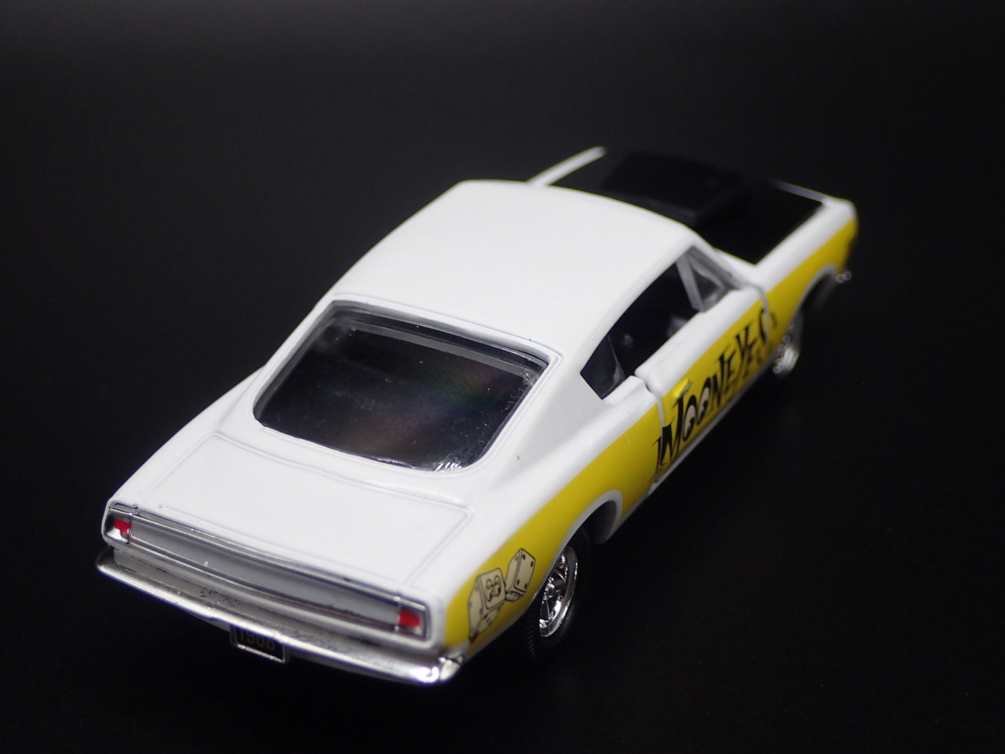 1968 68 PLYMOUTH BARRACUDA HEMI SUPERSTOCK FASTBACK 1:64 SCALE DIECAST MODEL CAR