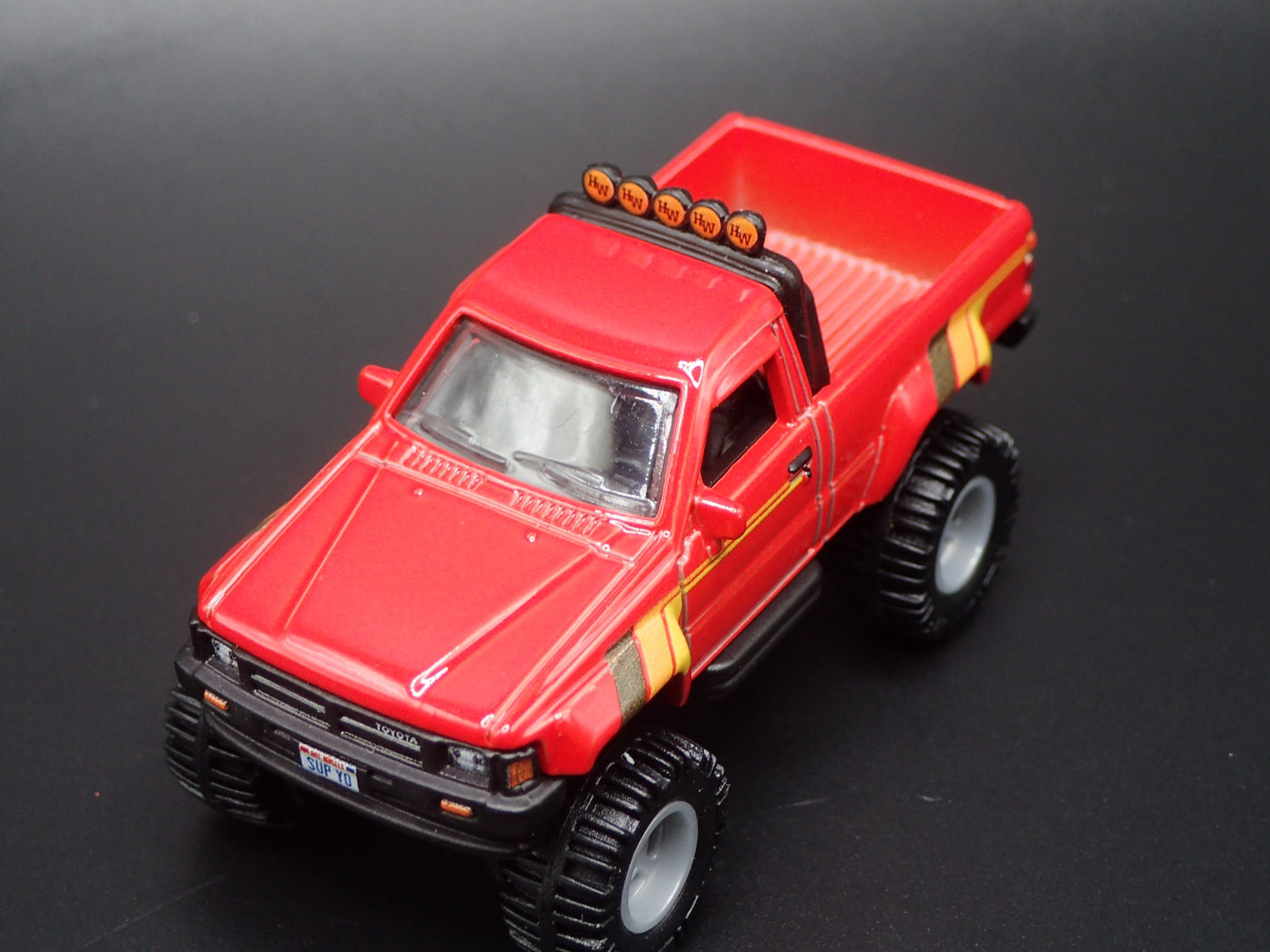 1984-1988 TOYOTA SR5 PICKUP TRUCK RED 1/64 SCALE COLLECTIBLE DIECAST MODEL CAR