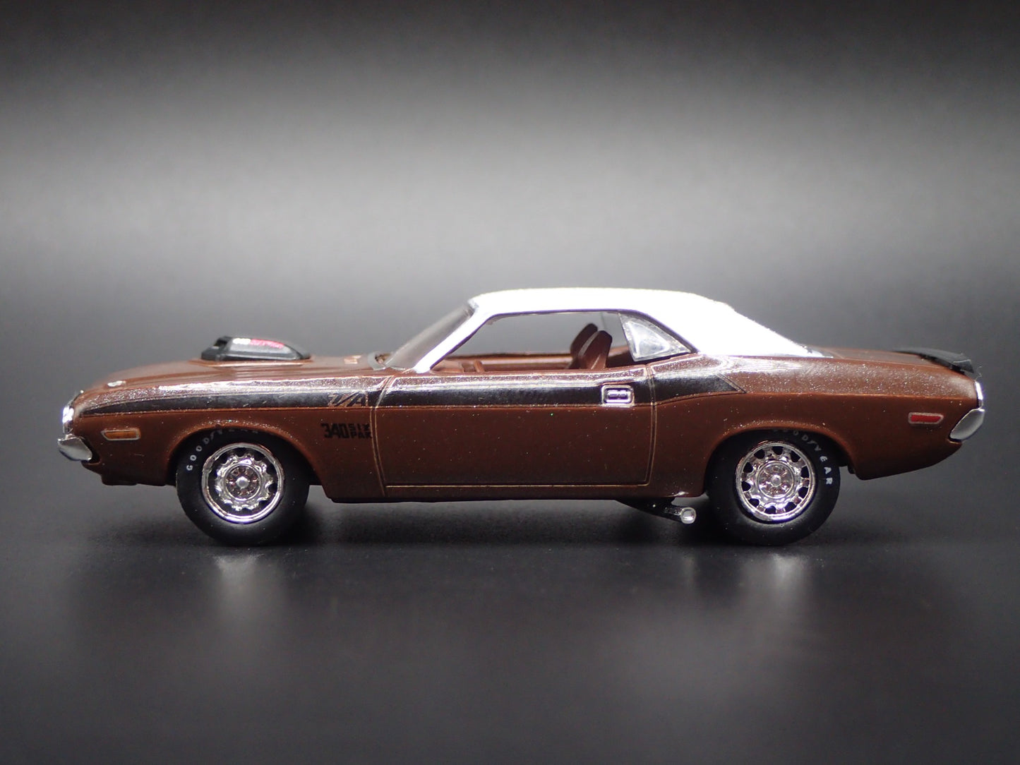 1970 70 DODGE CHALLENGER TA T/A BROWN 1/64 SCALE DIORAMA DIECAST MODEL CAR