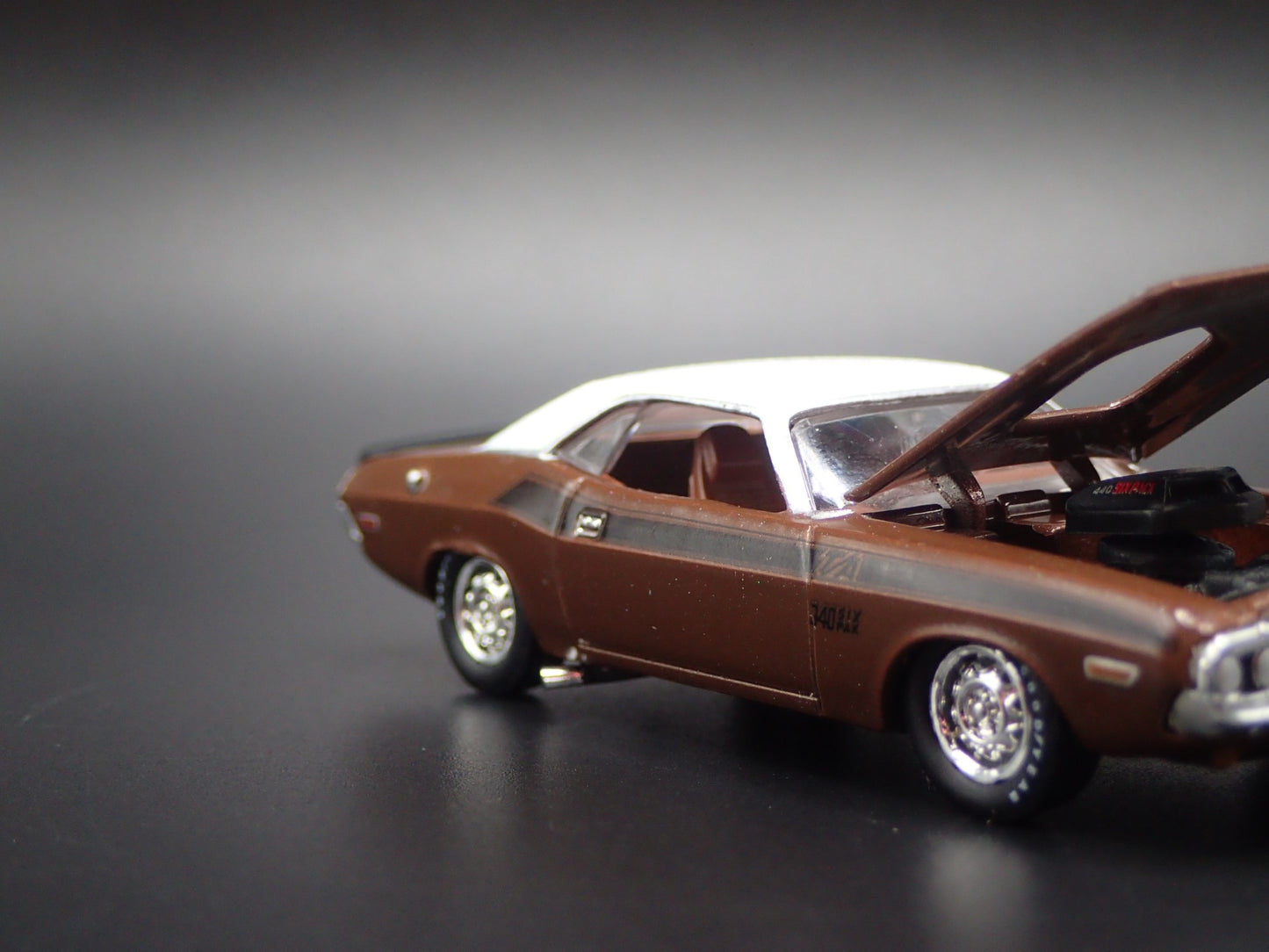 1970 70 DODGE CHALLENGER TA T/A BROWN 1/64 SCALE DIORAMA DIECAST MODEL CAR