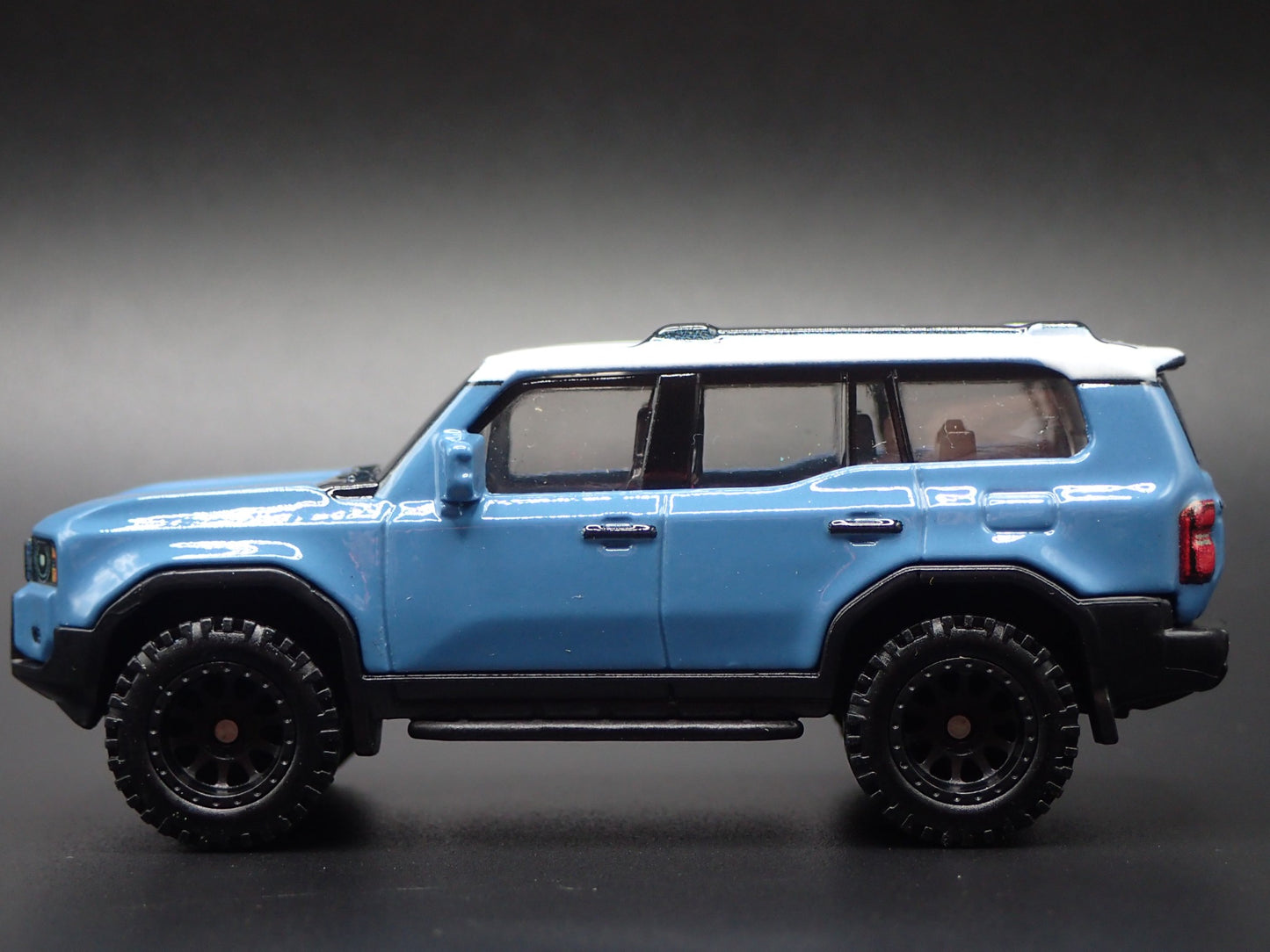 2023-2025 TOYOTA LAND CRUISER 1/64 SCALE COLLECTIBLE DIORAMA DIECAST MODEL CAR