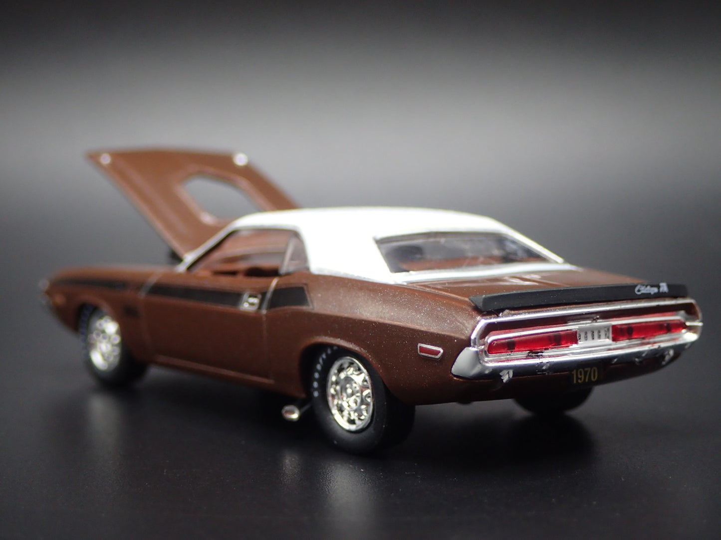 1970 70 DODGE CHALLENGER TA T/A BROWN 1/64 SCALE DIORAMA DIECAST MODEL CAR